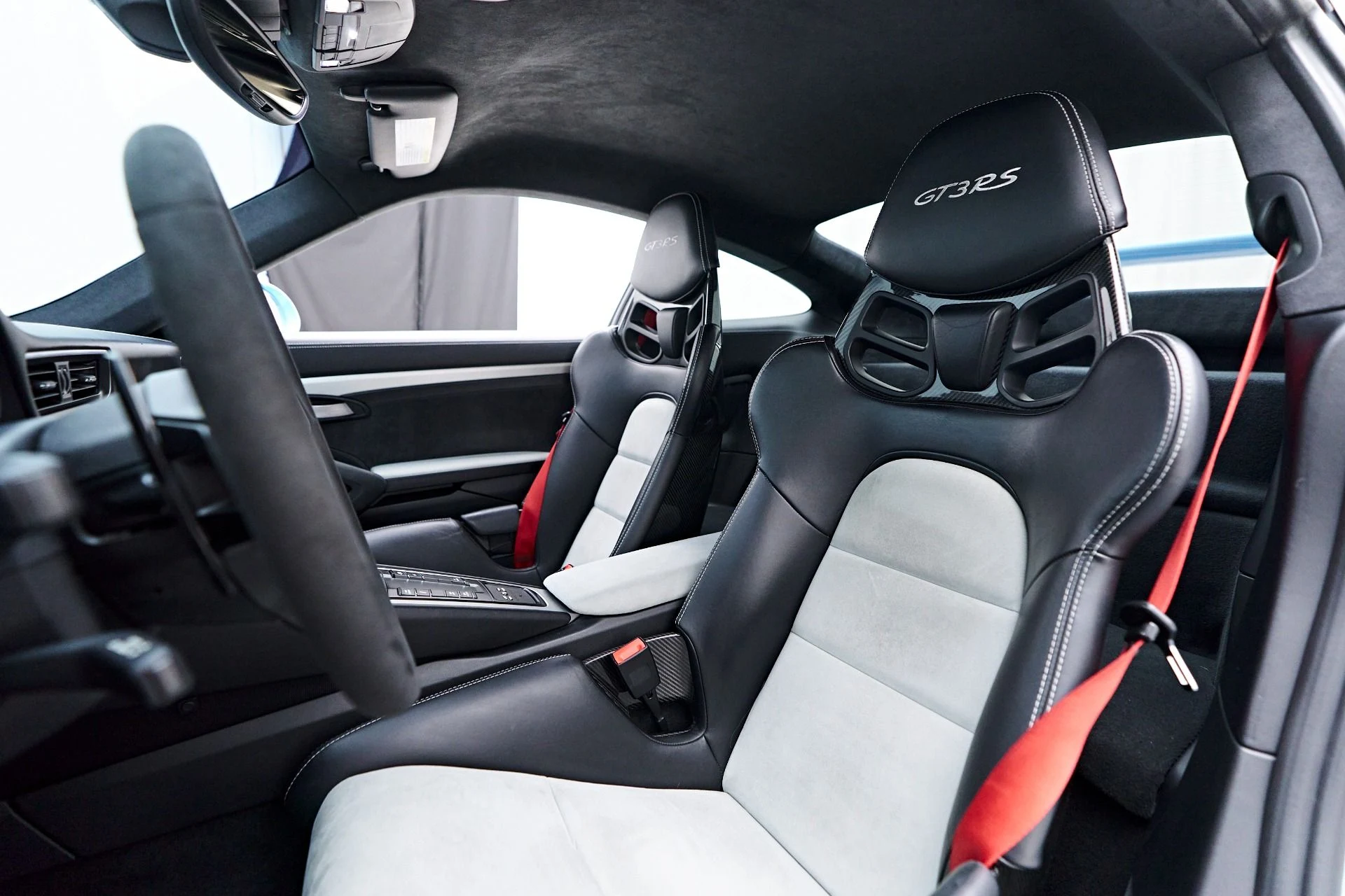 mph052_3380379516_Used_2016_Porsche_911_GT_3_RS_1755310000_315589a778
