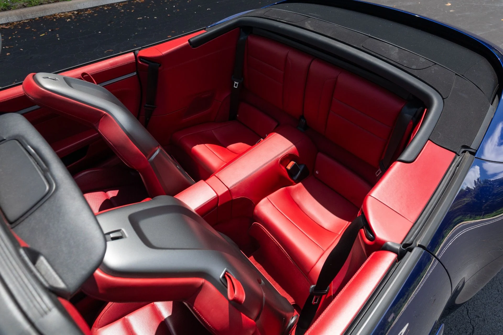 mph052_3391832834_Used_2021_Porsche_911_Carrera_1775497213_9a11b0e6de