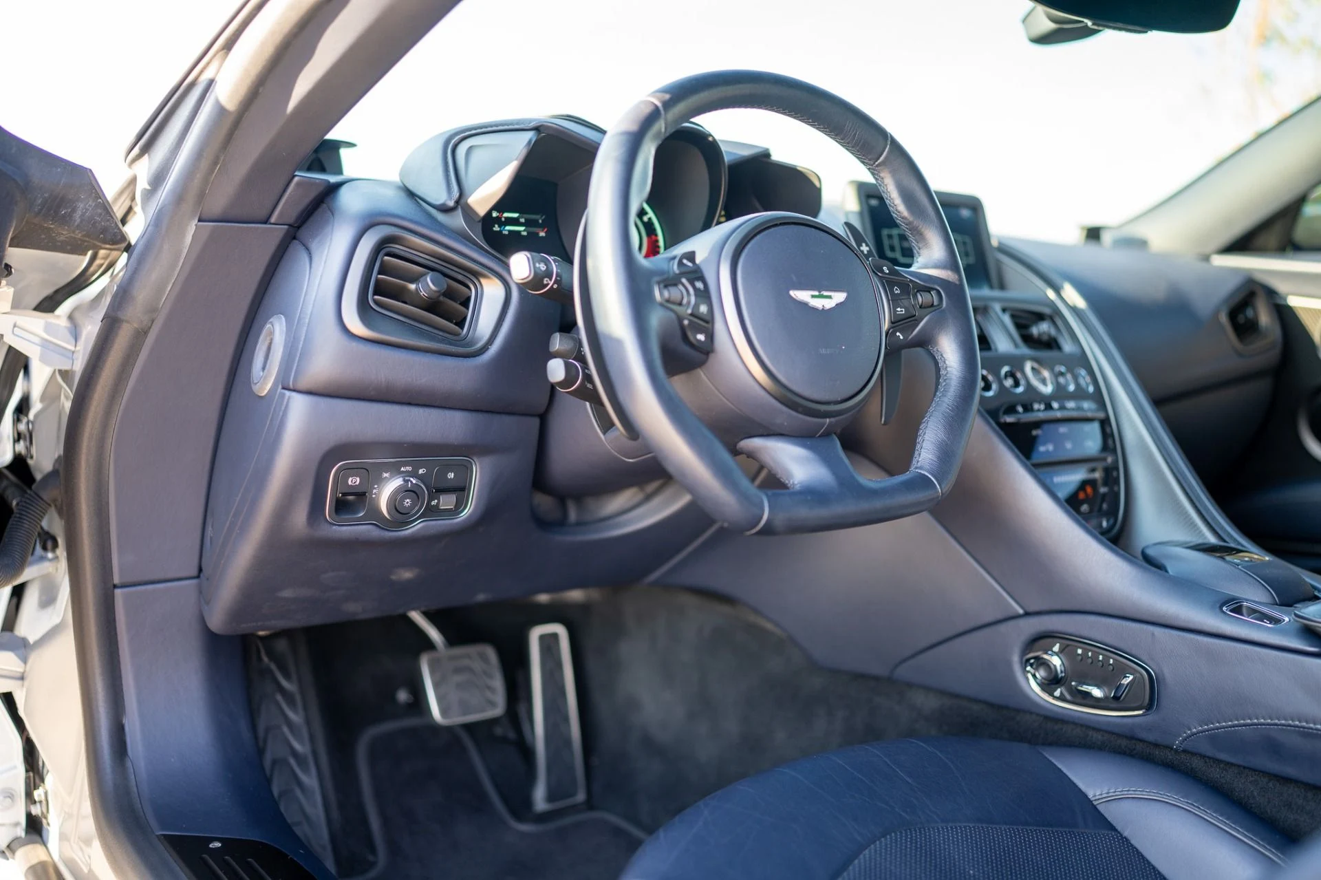 mph052_3411709831_Used_2020_Aston_Martin_DBS_Superleggera_1782927184_482c17120f