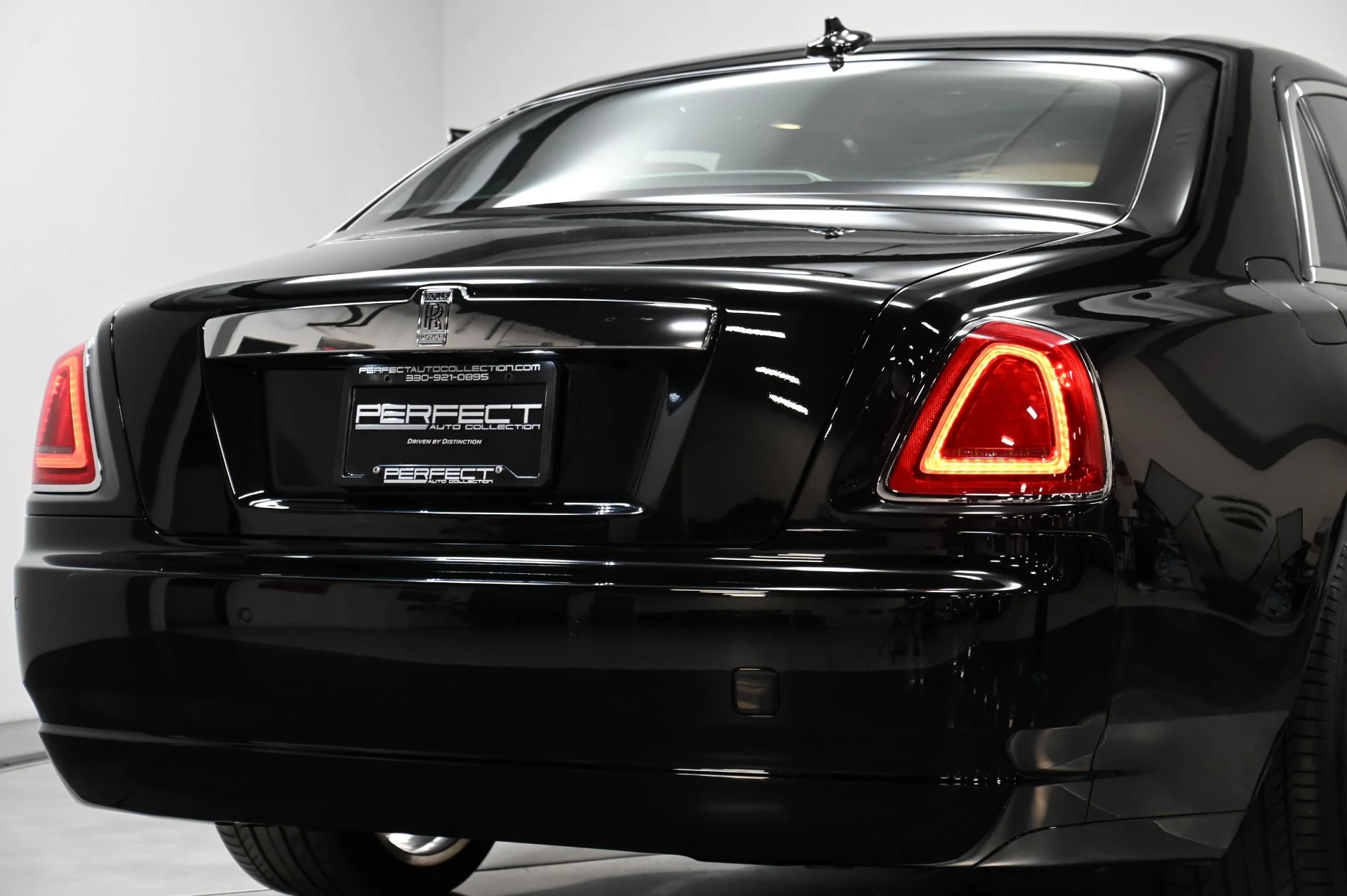 mph052_344769438_Used_2015_Rolls_Royce_Ghost_Base_1723921602_153baf7f0d