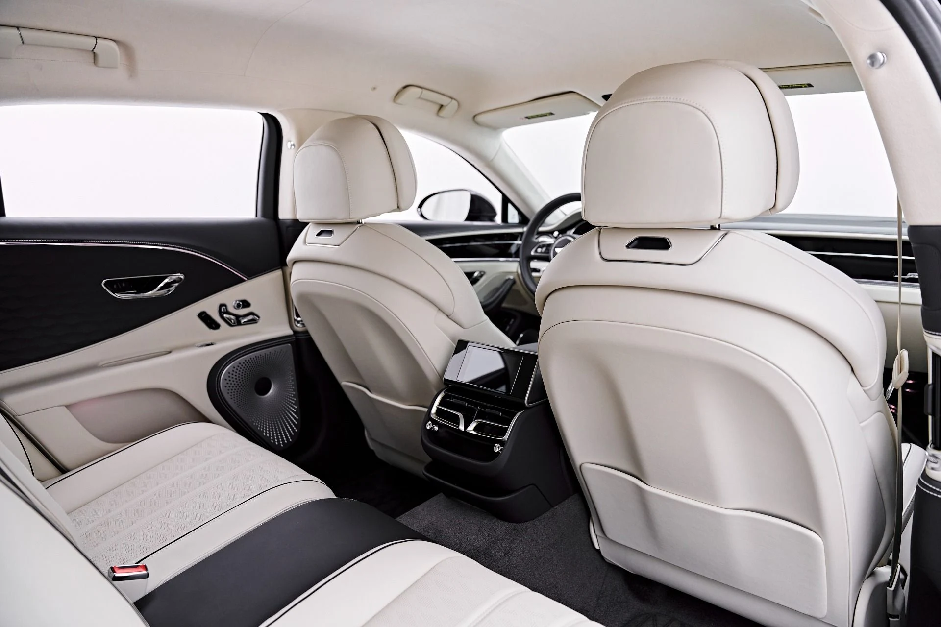 mph052_3459119269_Used_2025_Bentley_Flying_Spur_Speed_1786412250_876f99a9c2