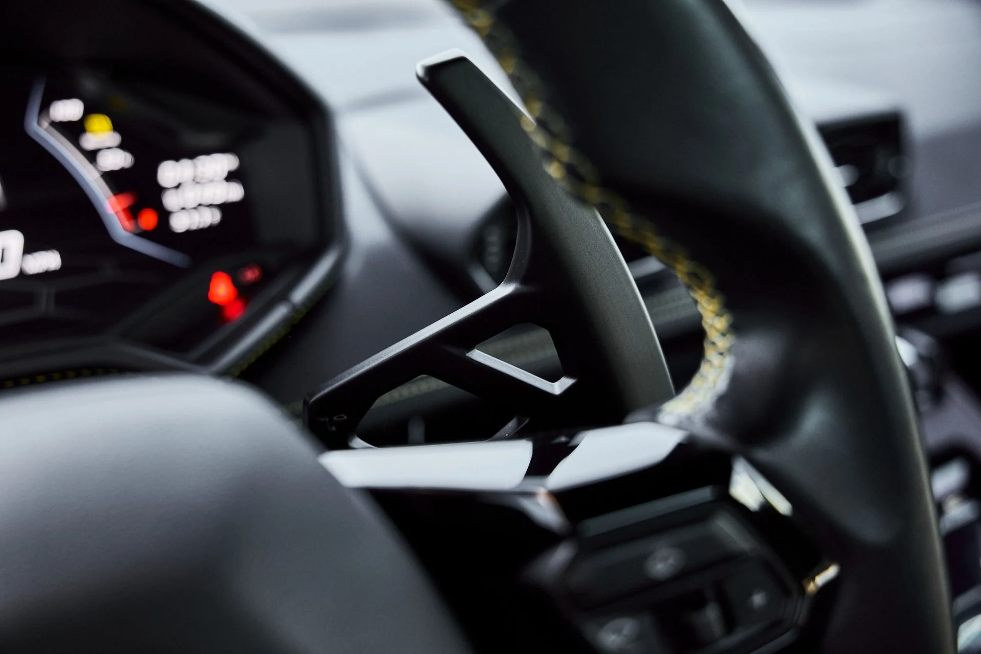 mph052_3461017490_Used_2021_Lamborghini_Huracan_EVO_Base_1774405027_e3a4621236