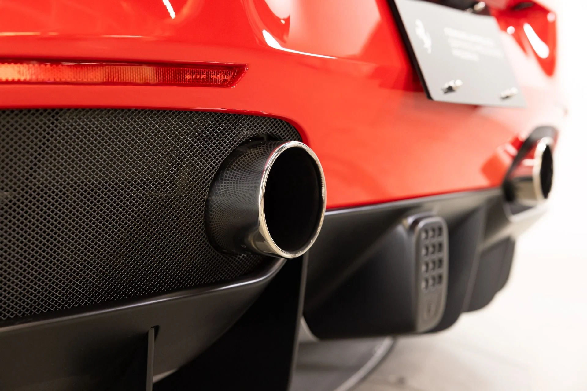 mph052_3473922348_Used_2019_Ferrari_488_Spider_1787231247_2300b1e745