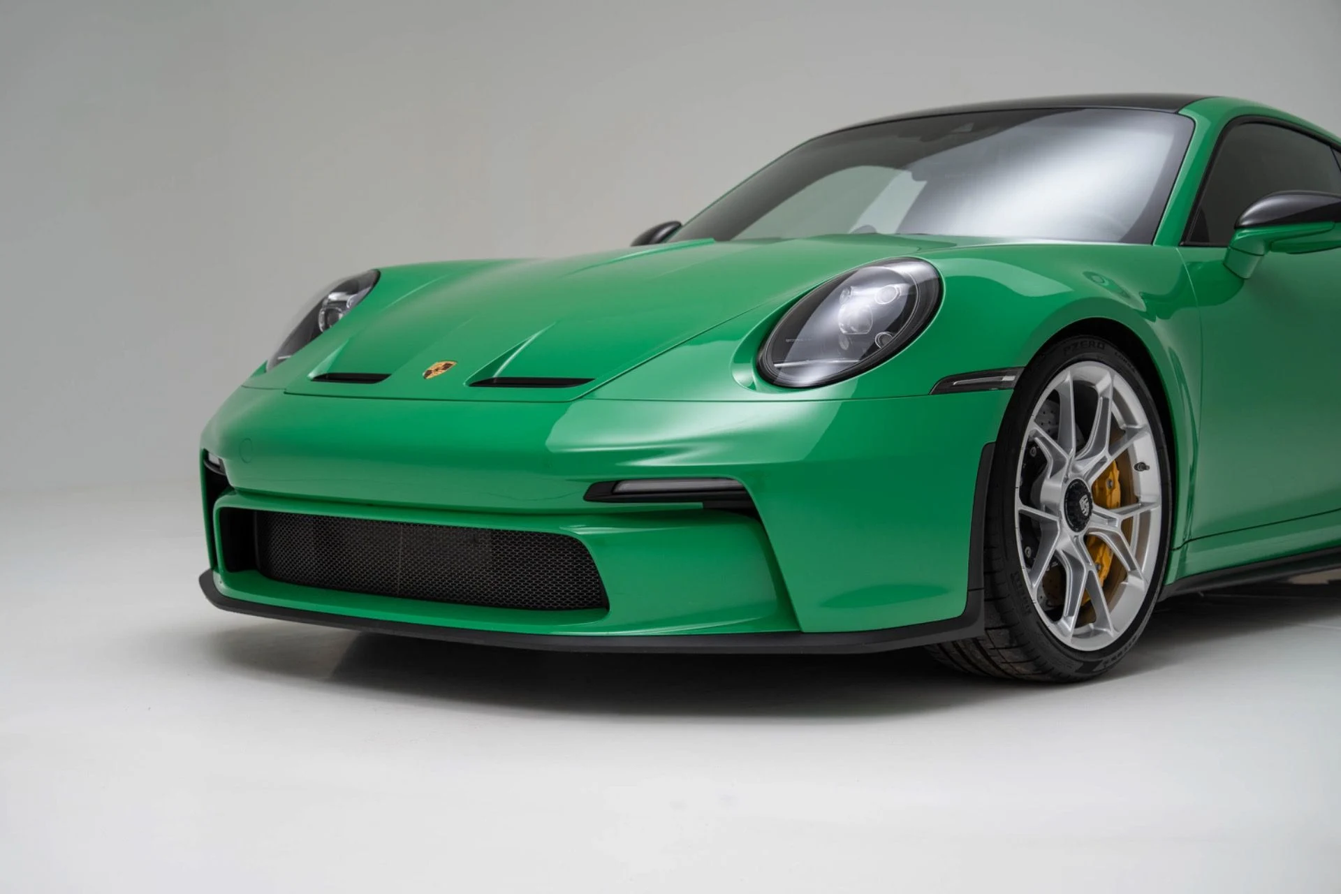 mph052_3488043635_Used_2022_Porsche_911_GT_3_Touring_1775584406_92fc2df196