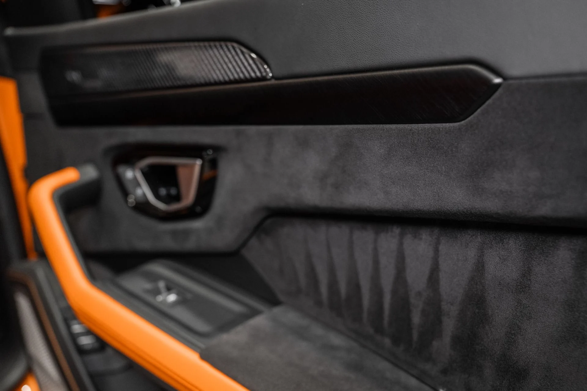 mph052_3492965279_Used_2022_Lamborghini_Urus_Pearl_Capsule_1773410025_50762ade79