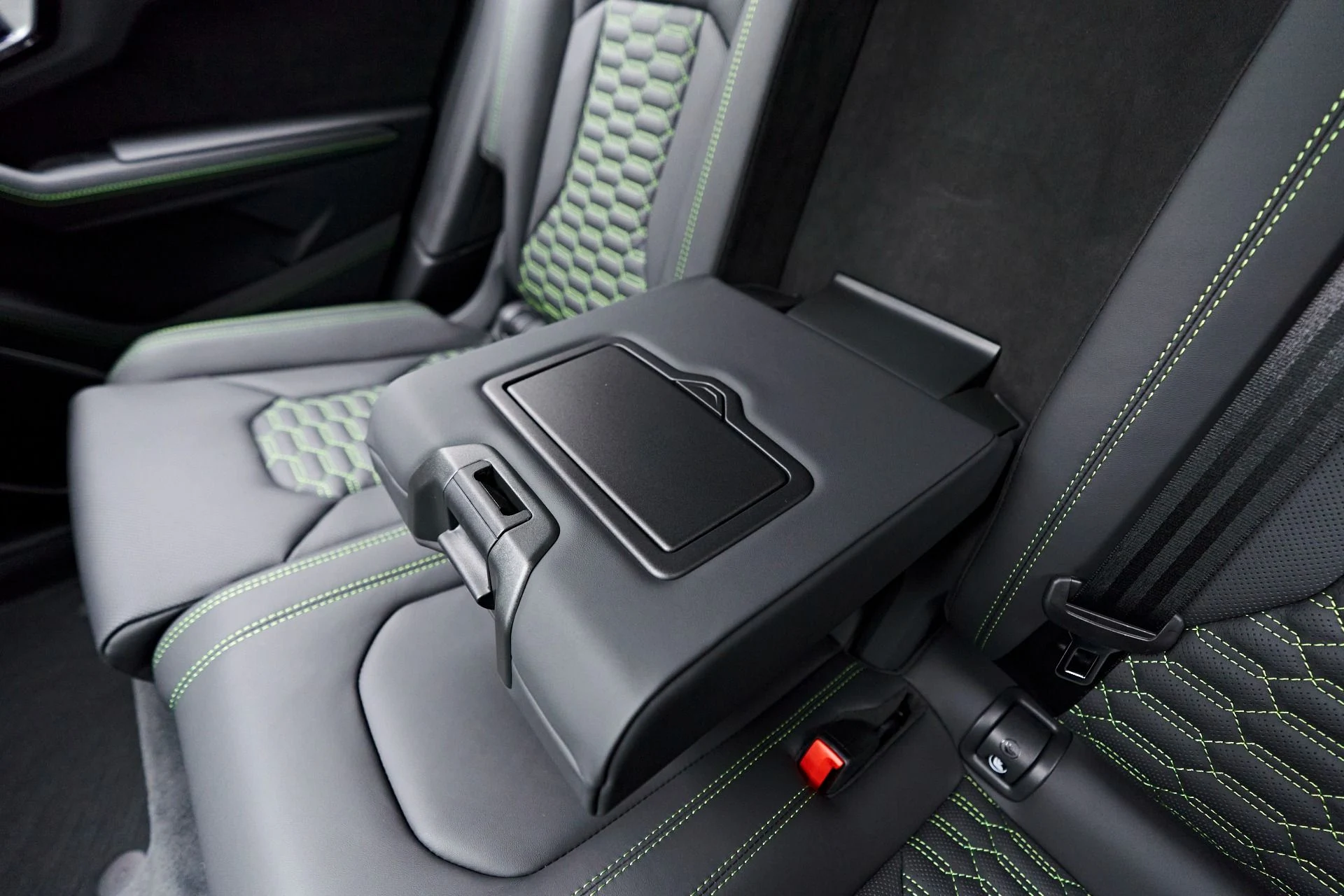 mph052_3497376050_Used_2023_Lamborghini_Urus_S_1692657144_e8706c346f