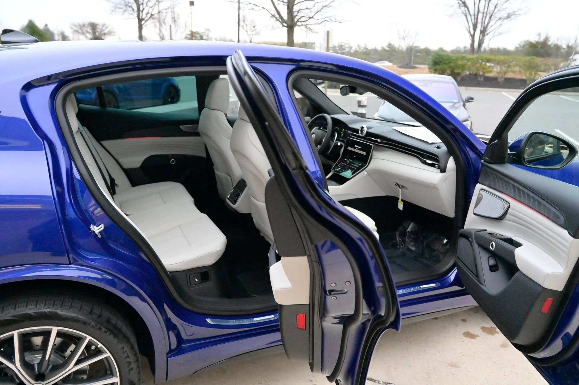 mph052_3509618784_bcbdc775bfc24e3e9f68c58ed8e9e017_87cfdacc66