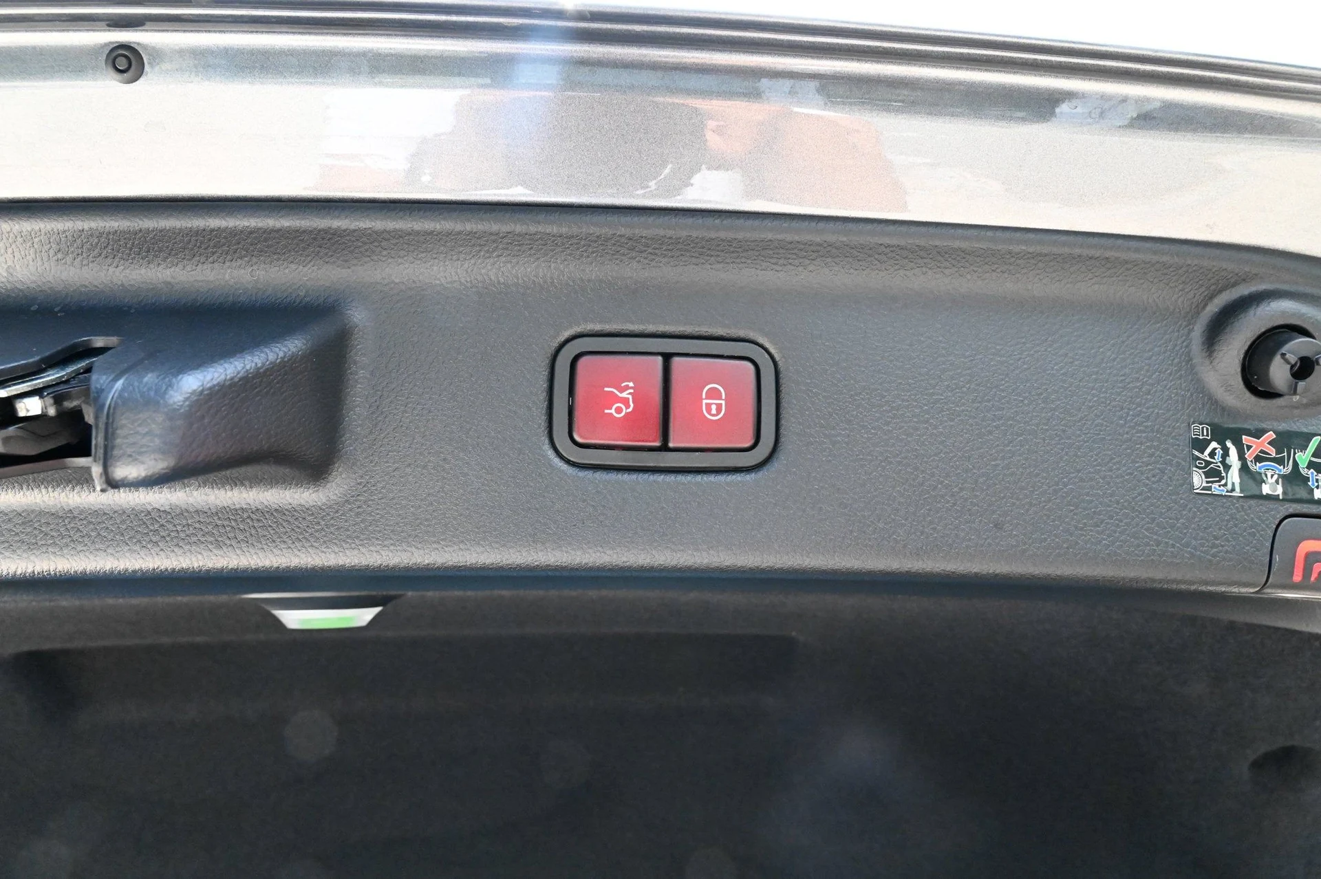 mph052_3530533510_a305b7590c054ad5a3cb7c4a88fc4486_1903359971