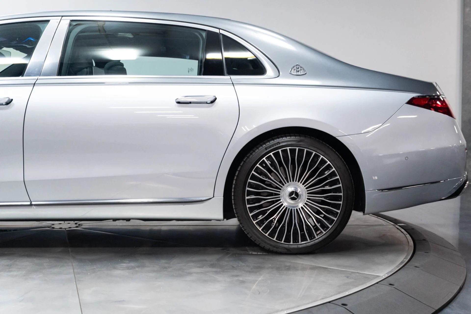 mph052_3554561169_Used_2024_Mercedes_Benz_S_Class_Maybach_S_680_4_MATIC_1783529476_6573a3b601