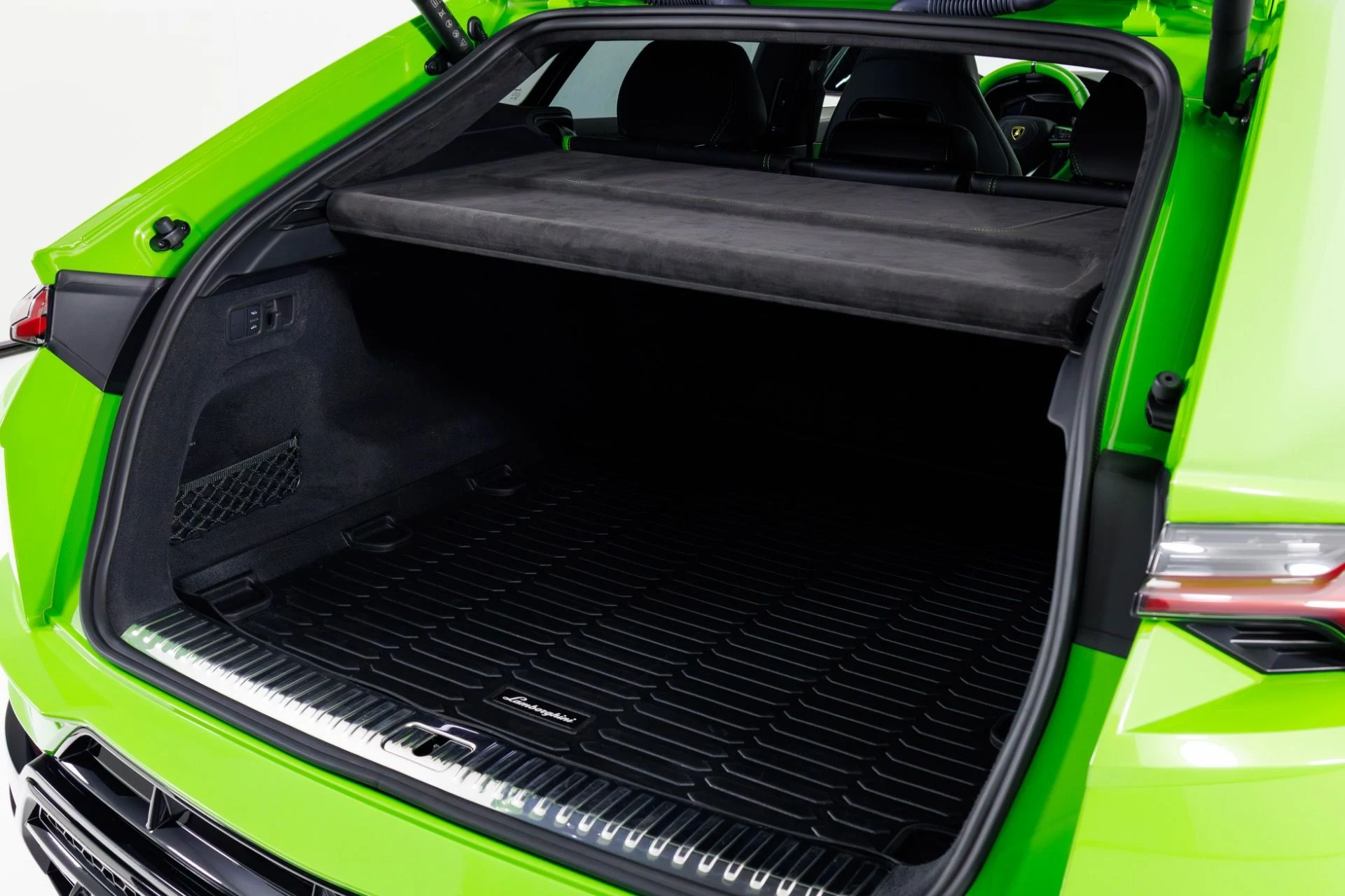 mph052_3571533457_Used_2023_Lamborghini_Urus_S_1769555052_56bd908bf2