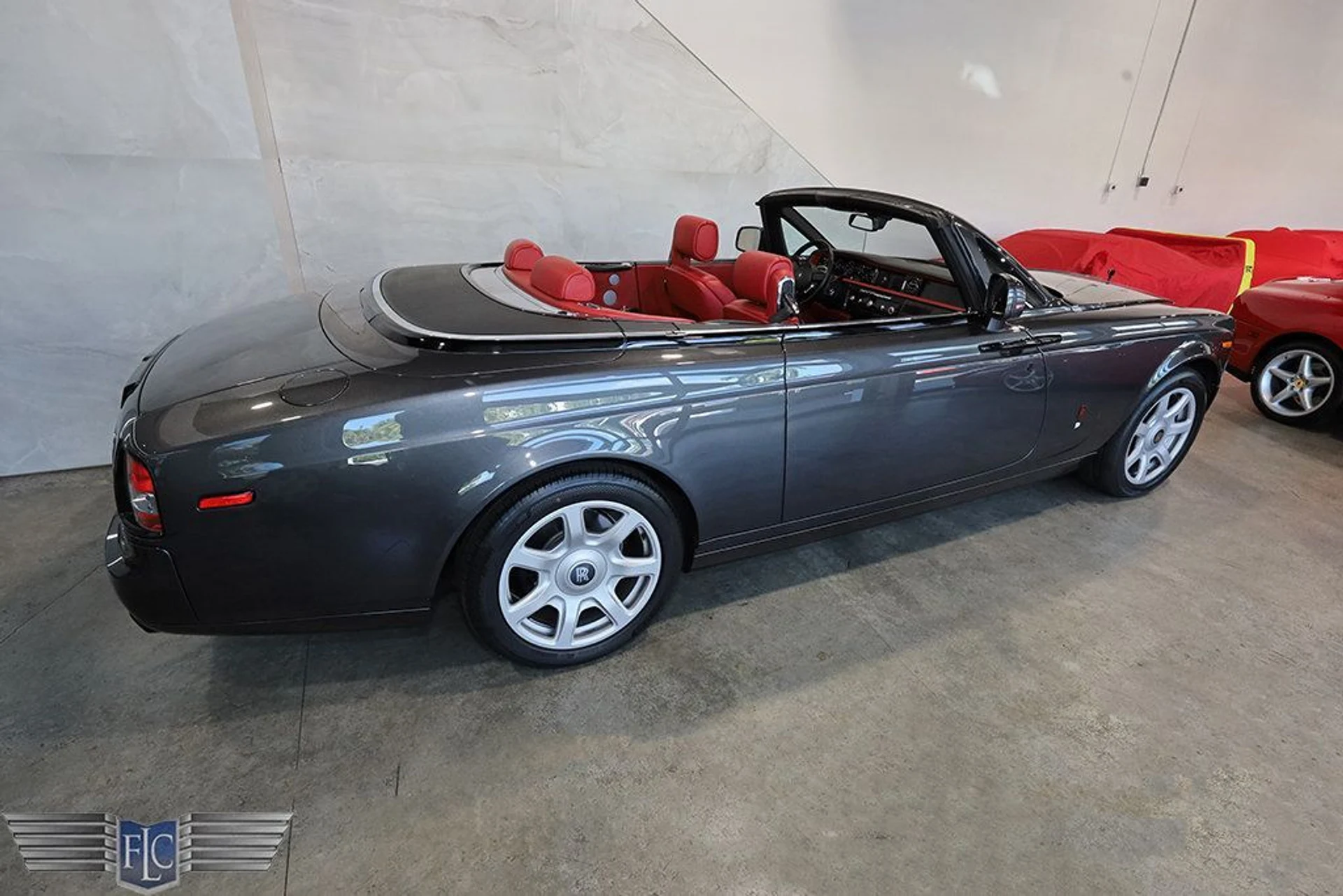 mph052_3572579873_used_2017_rolls_royce_phantom_drophead_coupe_9689_23040582_53_1024_fe71866e6e