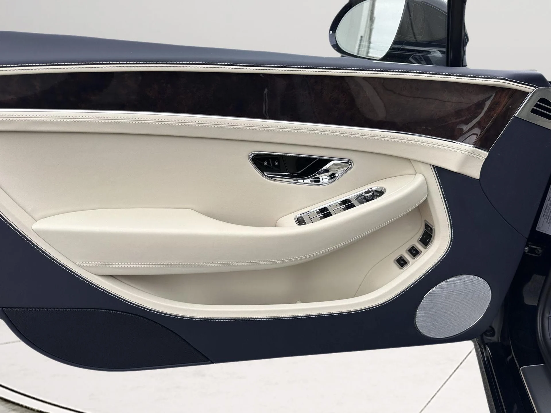 mph052_3586198174_50a82a4d809f4eeca649aaf2f5f73e0c_6cda9ea292