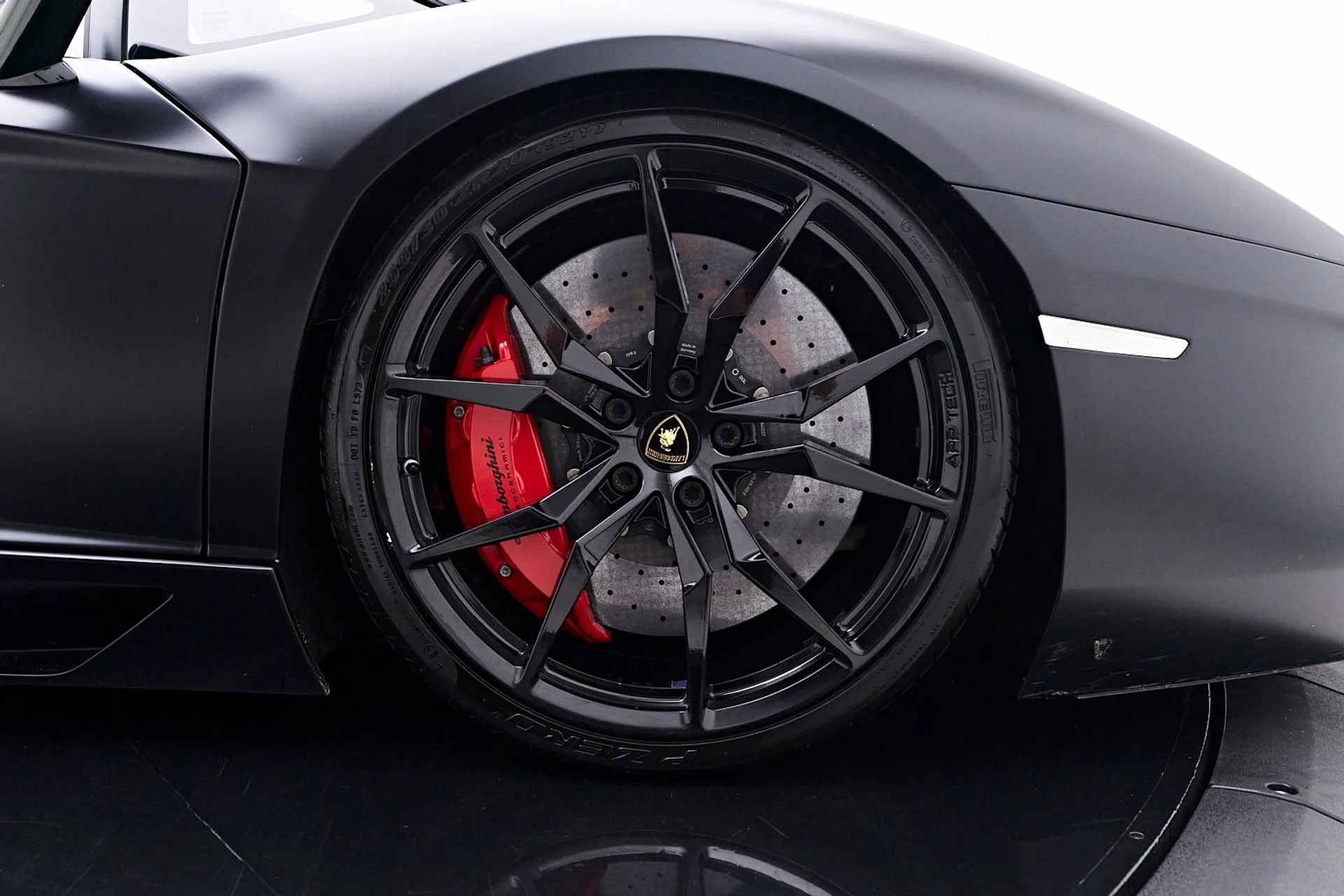 mph052_3596728601_Used_2016_Lamborghini_Aventador_LP_700_4_1745086156_a6f067fe03