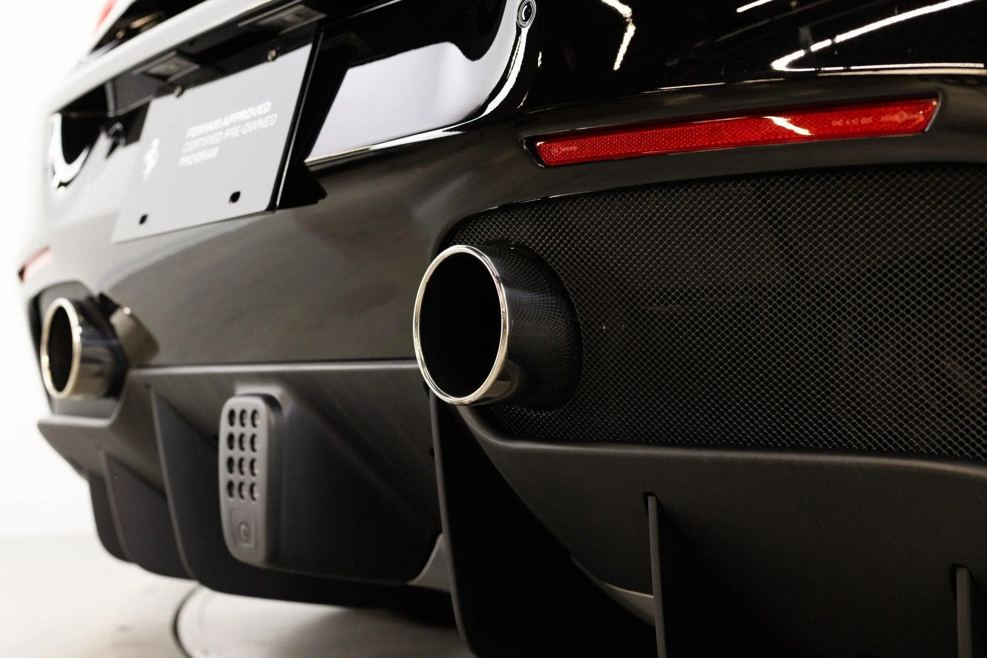 mph052_361469386_Used_2017_Ferrari_488_Spider_1777367857_e996310bf9