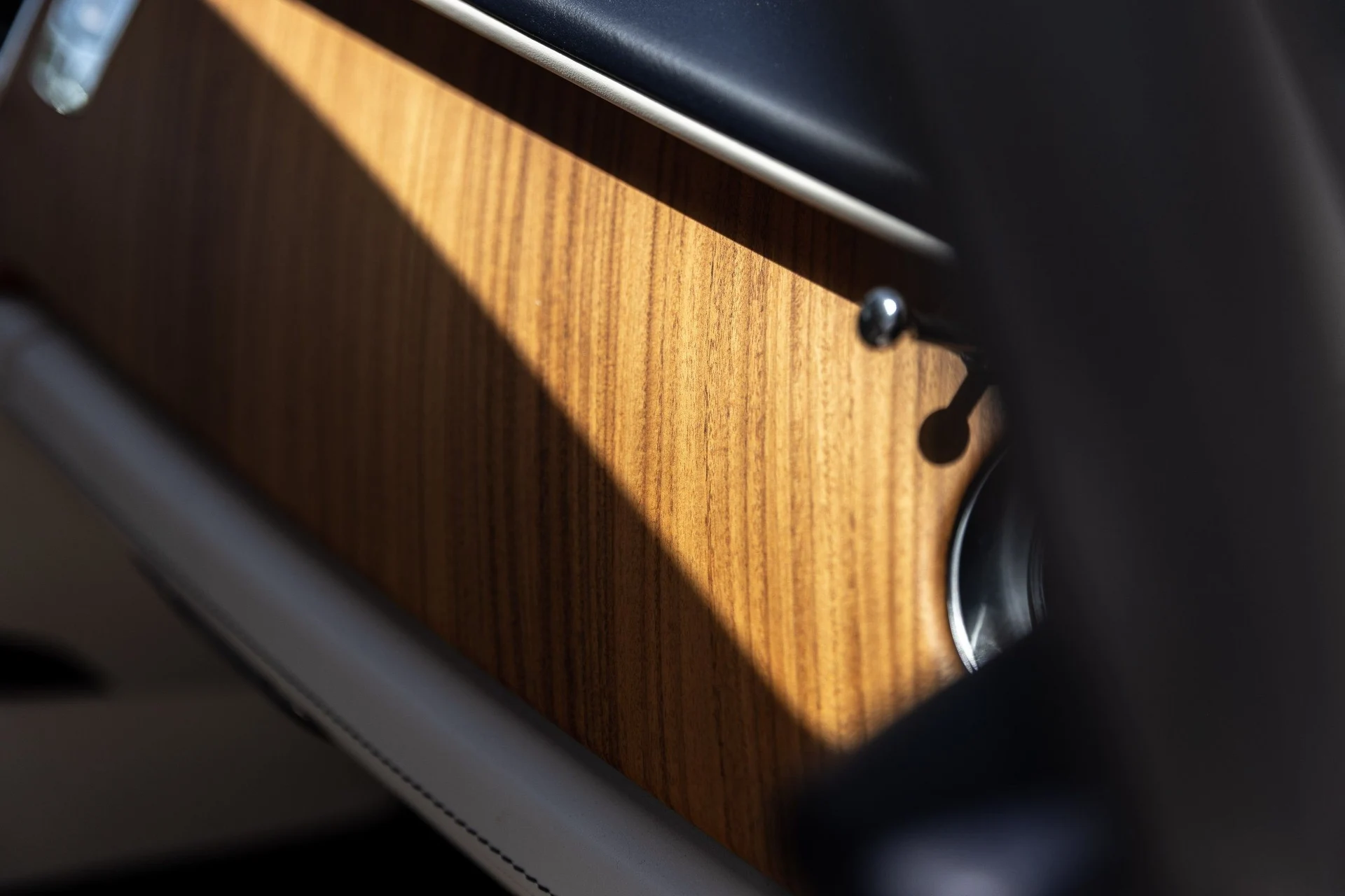 mph052_3630321699_Hi_Tech_Luxury_Imports_LLC_SCA_666_D50_HU_107224_image_52_ea2fe204a4