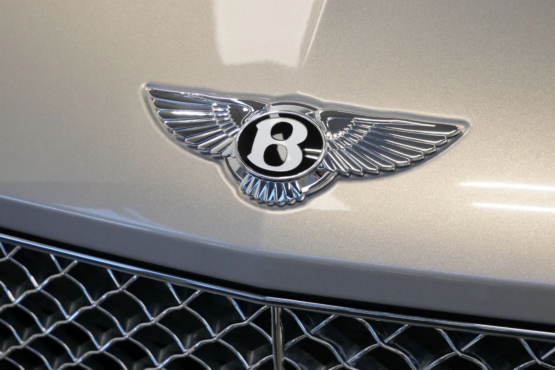 mph052_3634067963_Used_2021_Bentley_Bentayga_Hybrid_Mulliner_Driving_Specification_Four_Seat_Comfort_Specification_1767026081_003f18d51f