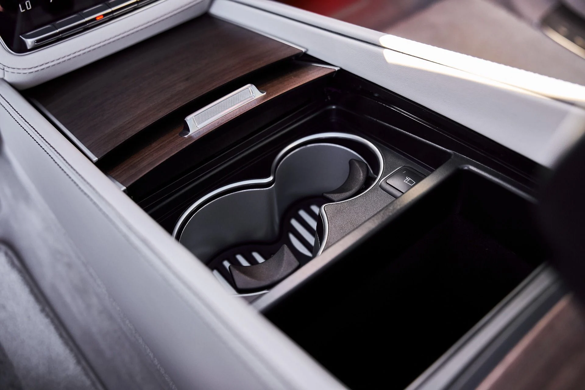 mph052_3634969478_Used_2026_Mercedes_Benz_GLS_Maybach_GLS_600_1772593243_9495d40629