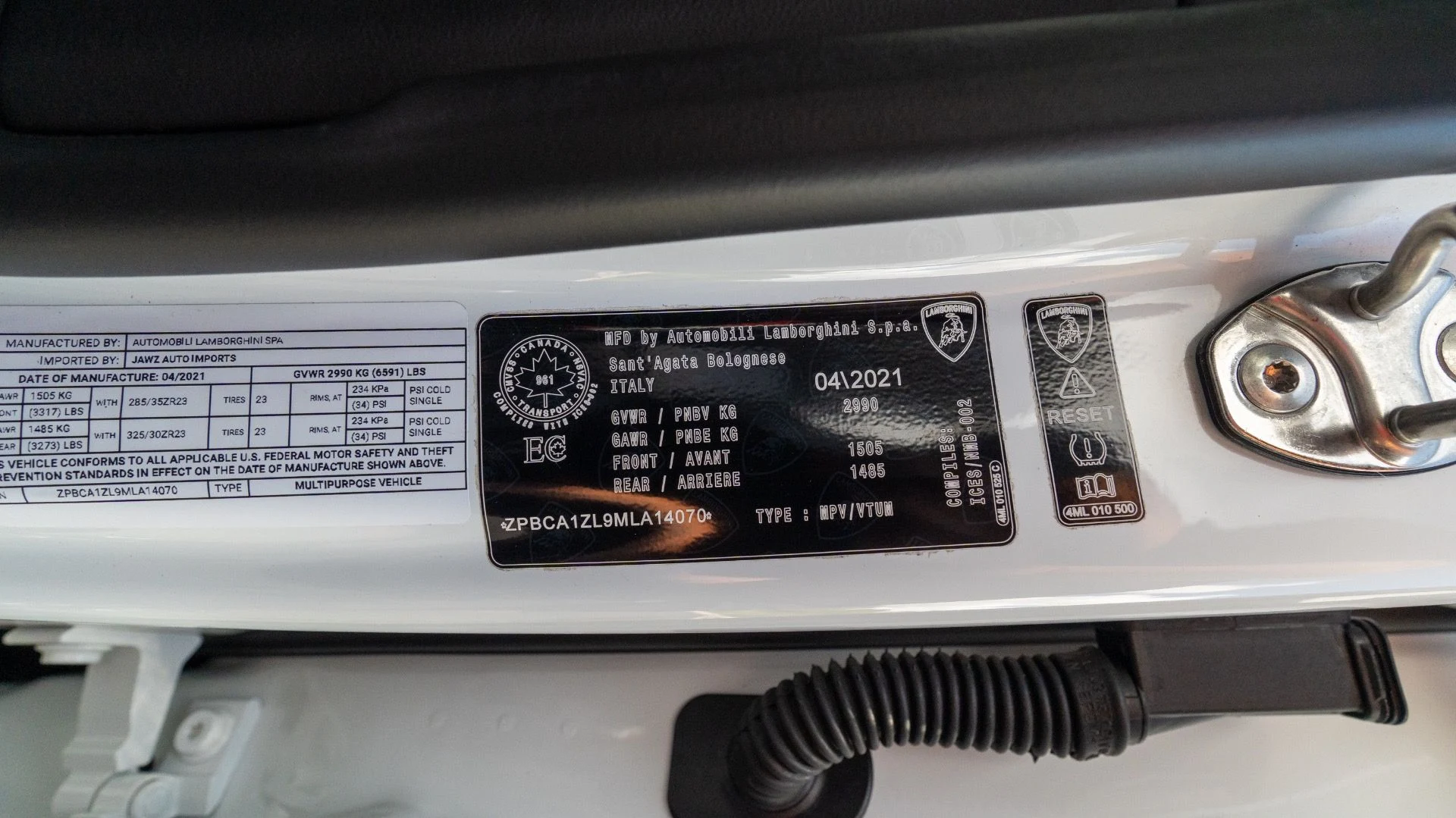 mph052_3649288536_Used_2021_Lamborghini_Urus_1754682005_d95bad00f6