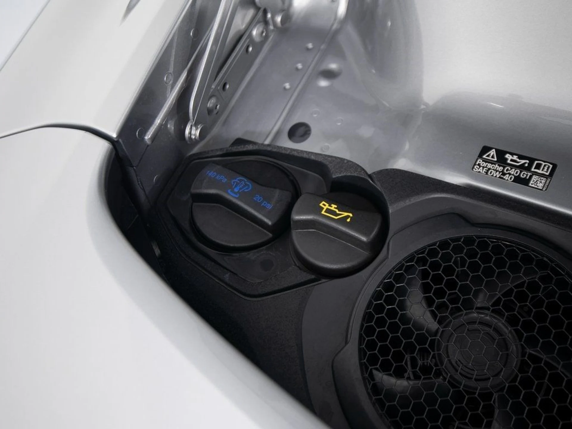 mph052_3673961107_01e97e4ddd995e97a6b4177d7480750dx_f5b4f4f1ed