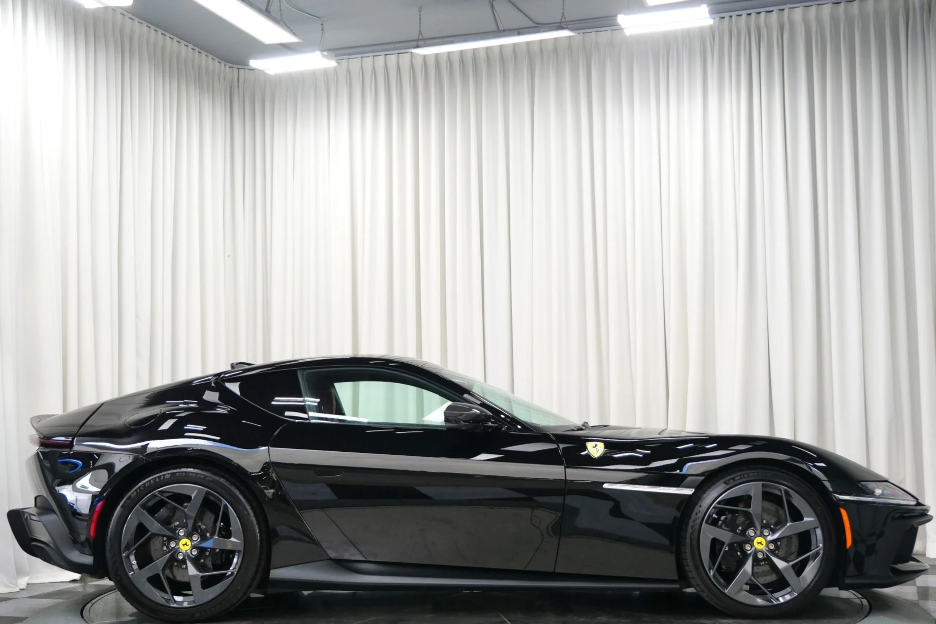 mph052_367856620_Used_2025_Ferrari_12_Cilindri_1760028103_c46bfc9e35