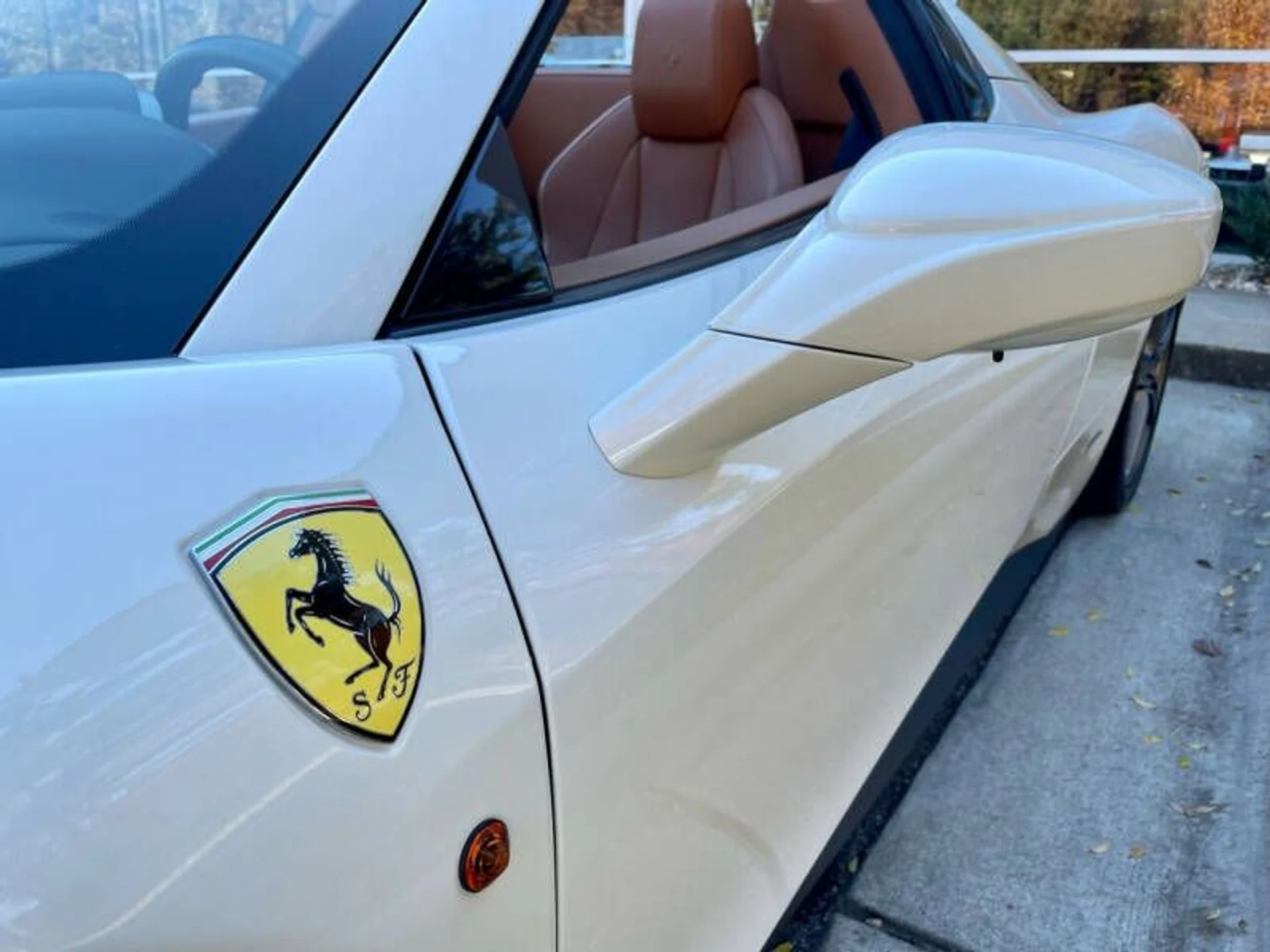 mph052_368282394_2013_ferrari_458_spider_base_2dr_convertible_8ba23ad028