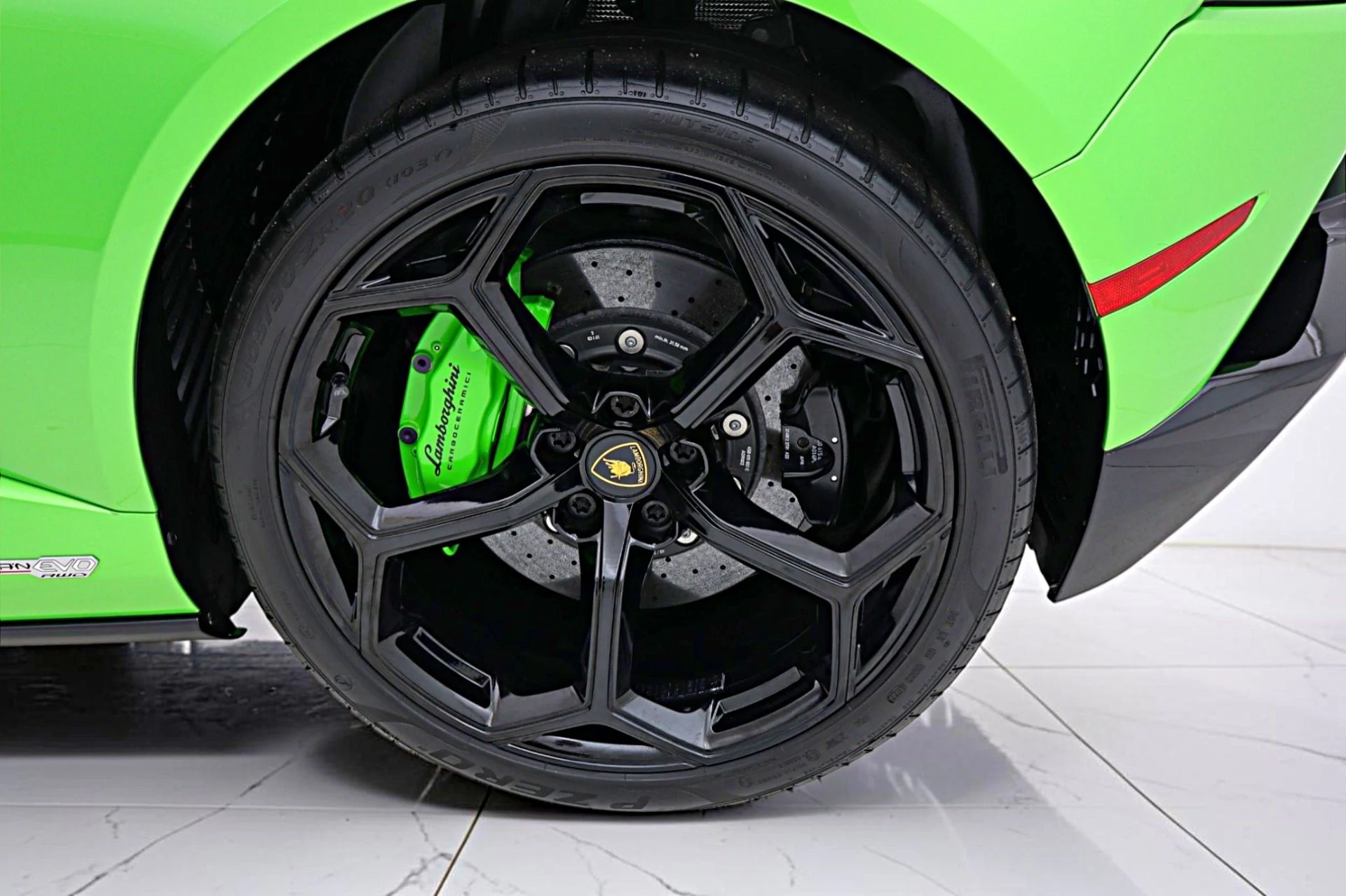 mph052_3692285718_Used_2023_Lamborghini_Huracan_EVO_Spyder_RWD_SELEZIONE_PRE_OWNED_CERTIFIED_59fc661498