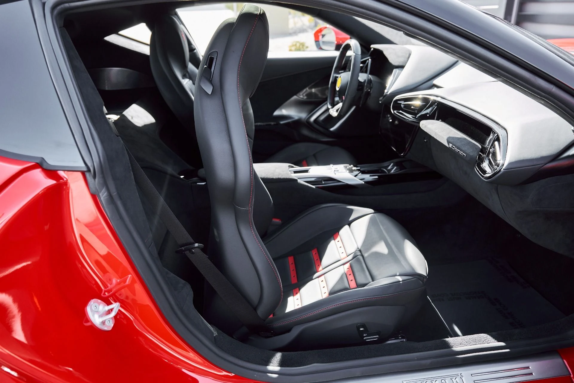 mph052_3736255900_Used_2025_Ferrari_12_Cilindri_1769824850_7e0aa92b52