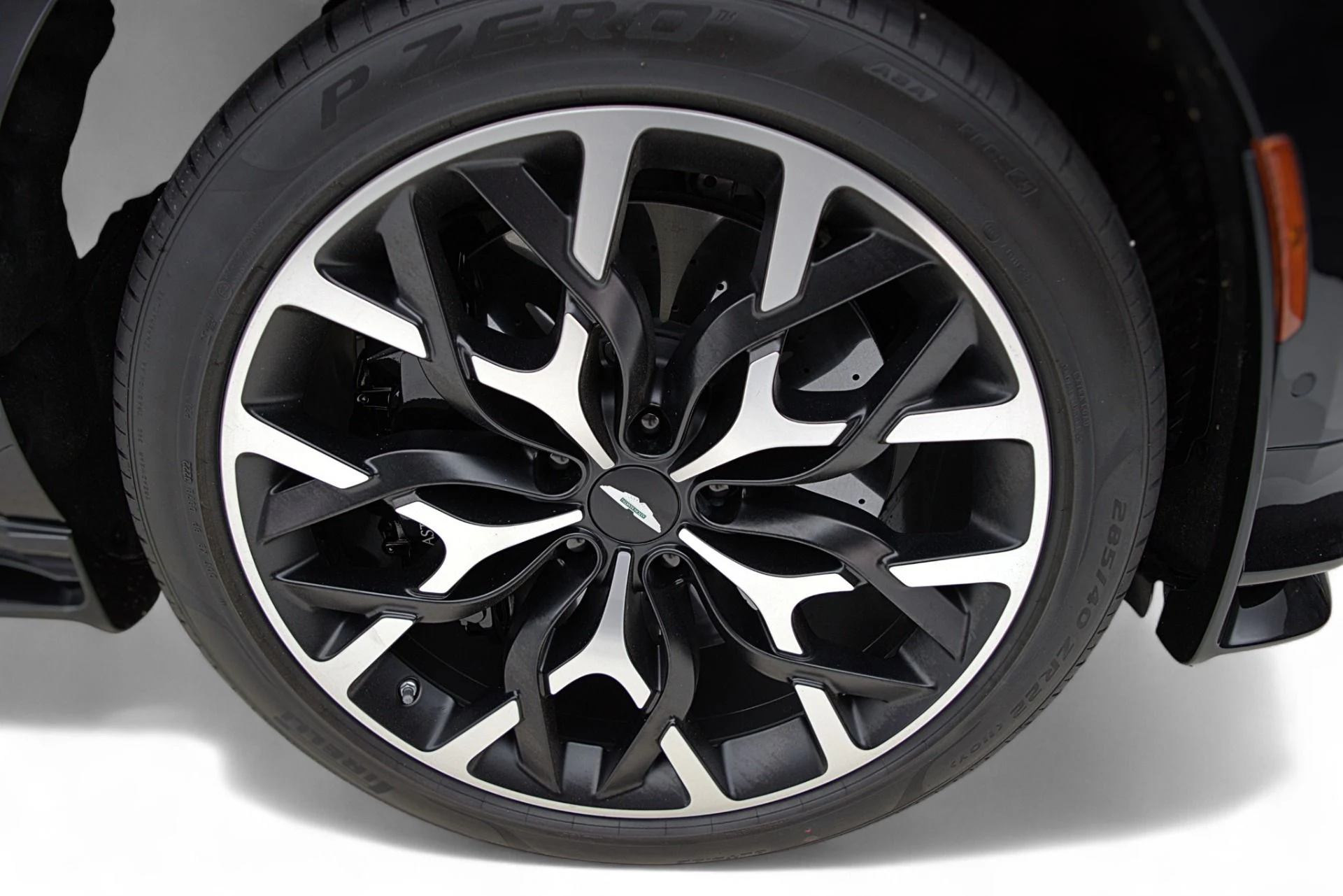 mph052_373685418_Used_2023_Aston_Martin_DBX_707_4533846ea5