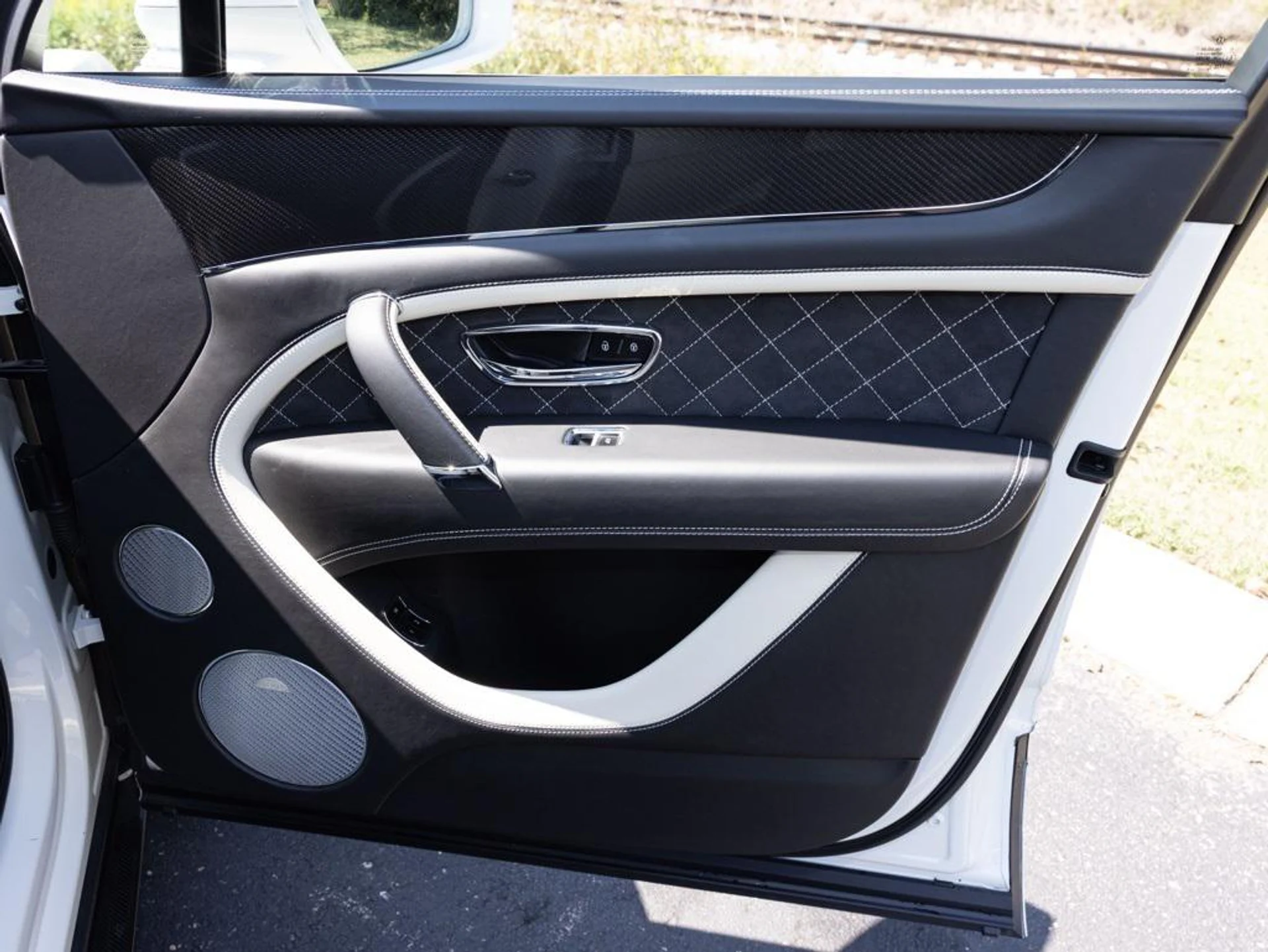 mph052_3746538880_453535946_68c545b4866a66fdd6c44771_4e38906bcf