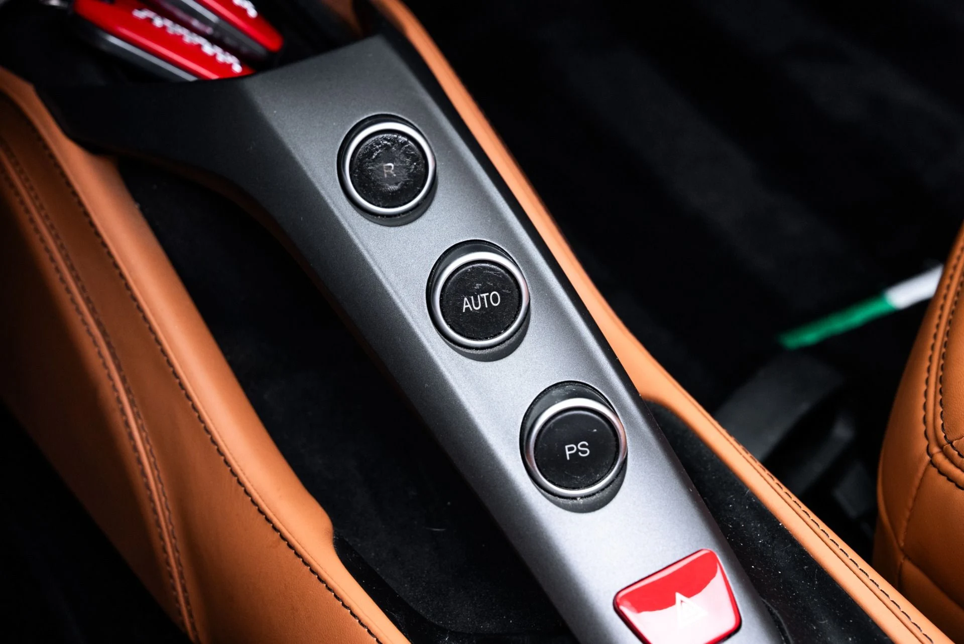 mph052_3766678270_Used_2018_Ferrari_488_Spider_1774383951_1ea68b6e3b