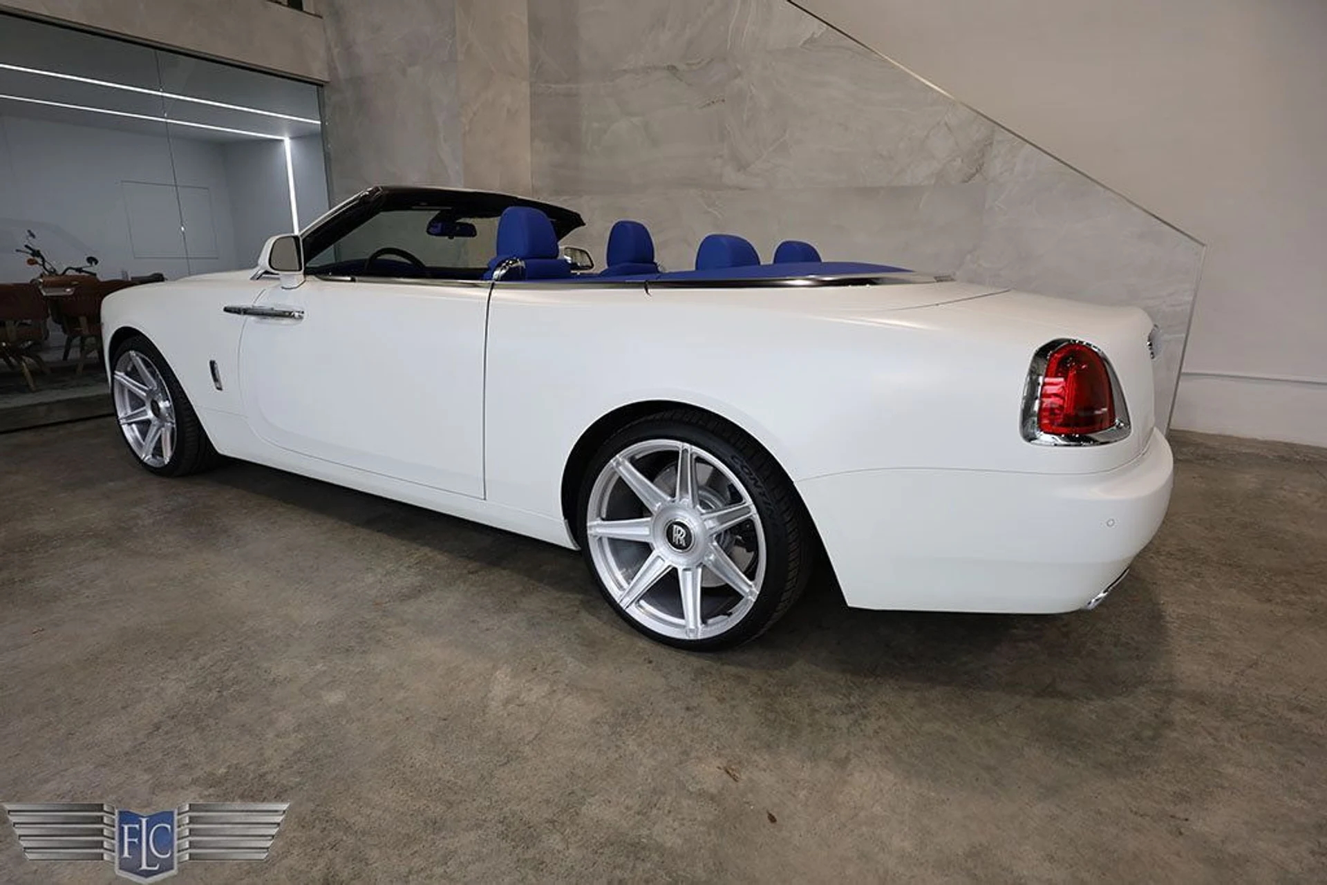 mph052_377300797_used_2020_rolls_royce_dawn_convertible_9689_22662057_53_1024_a2c7c659f9