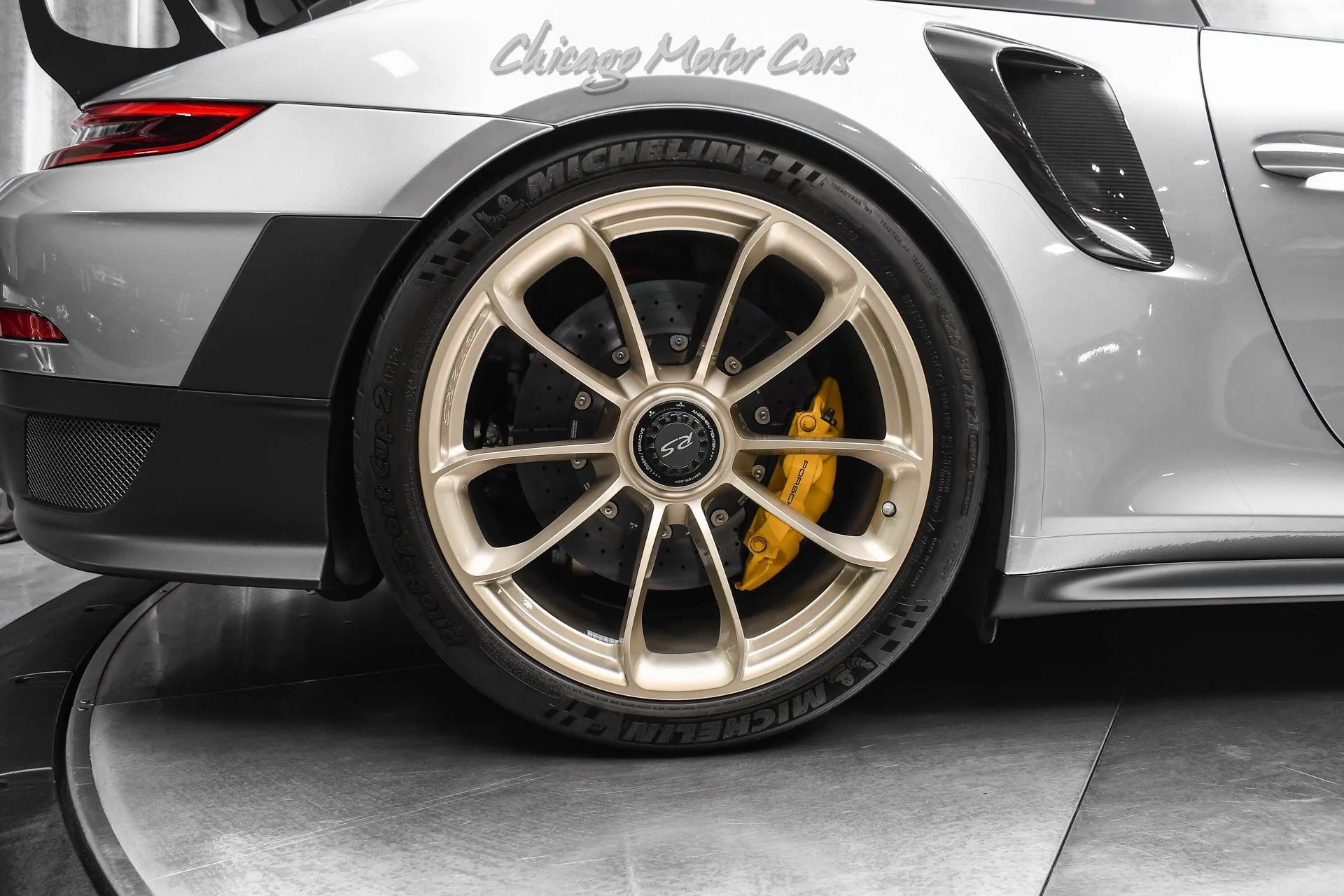 mph052_3801917876_12960_p53_l_972391e12d