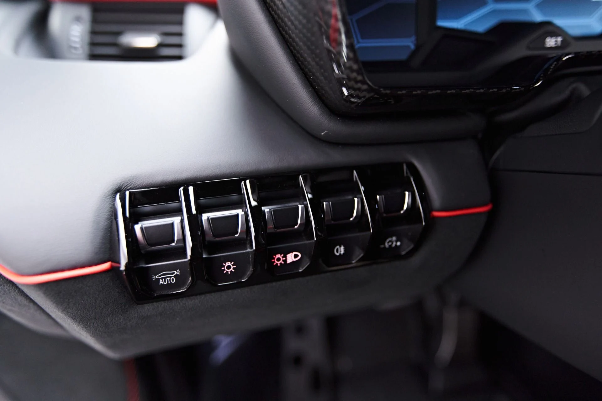 mph052_3815374396_Used_2019_Lamborghini_Aventador_SVJ_Base_1660667124_b60d9e05c1