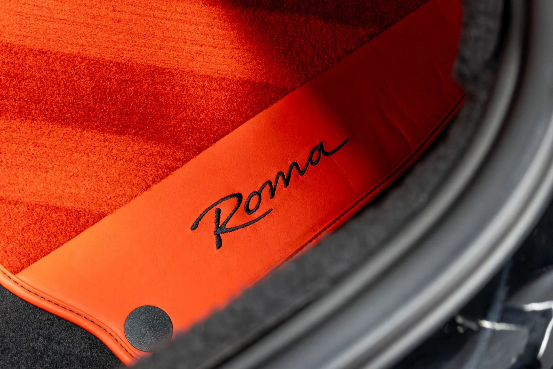 mph052_3826737352_Used_2022_Ferrari_Roma_1775684538_e99a8655c4