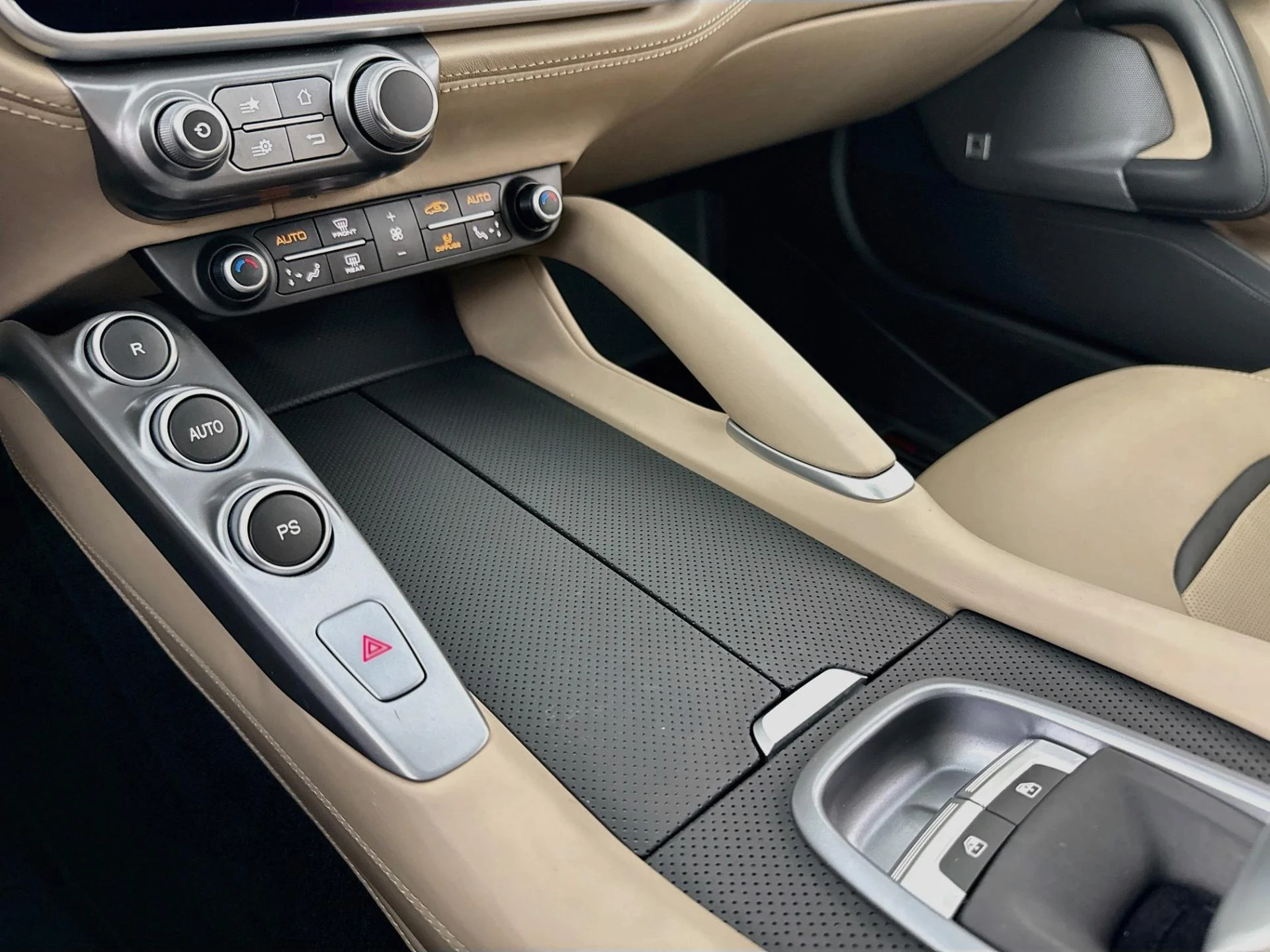 mph052_3854279053_Used_2019_Ferrari_GTC_4_Lusso_1792629192_7876c90906