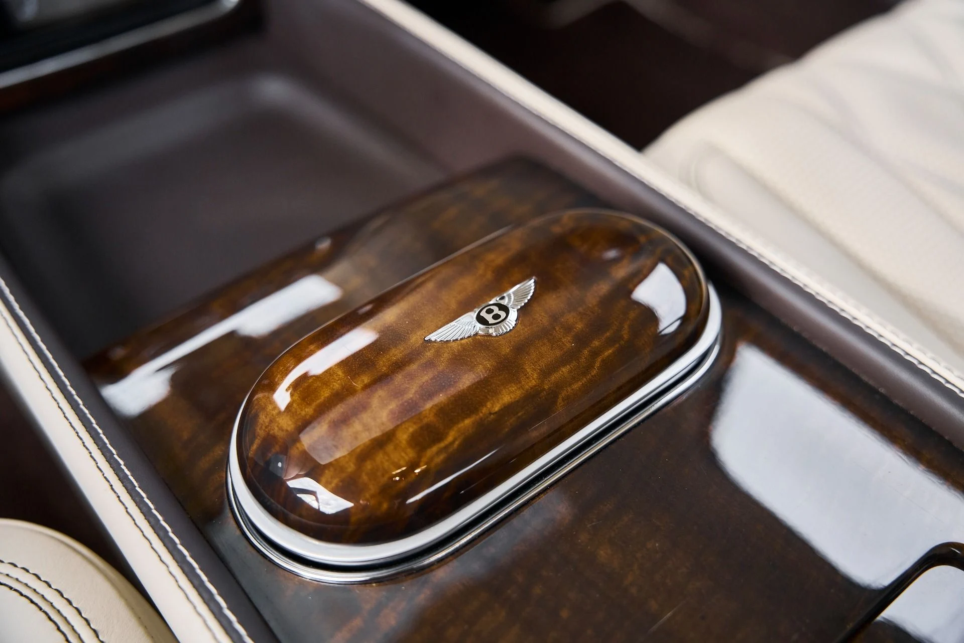 mph052_386294411_Used_2015_Bentley_Flying_Spur_V8_1769278394_0e67f0b0f8