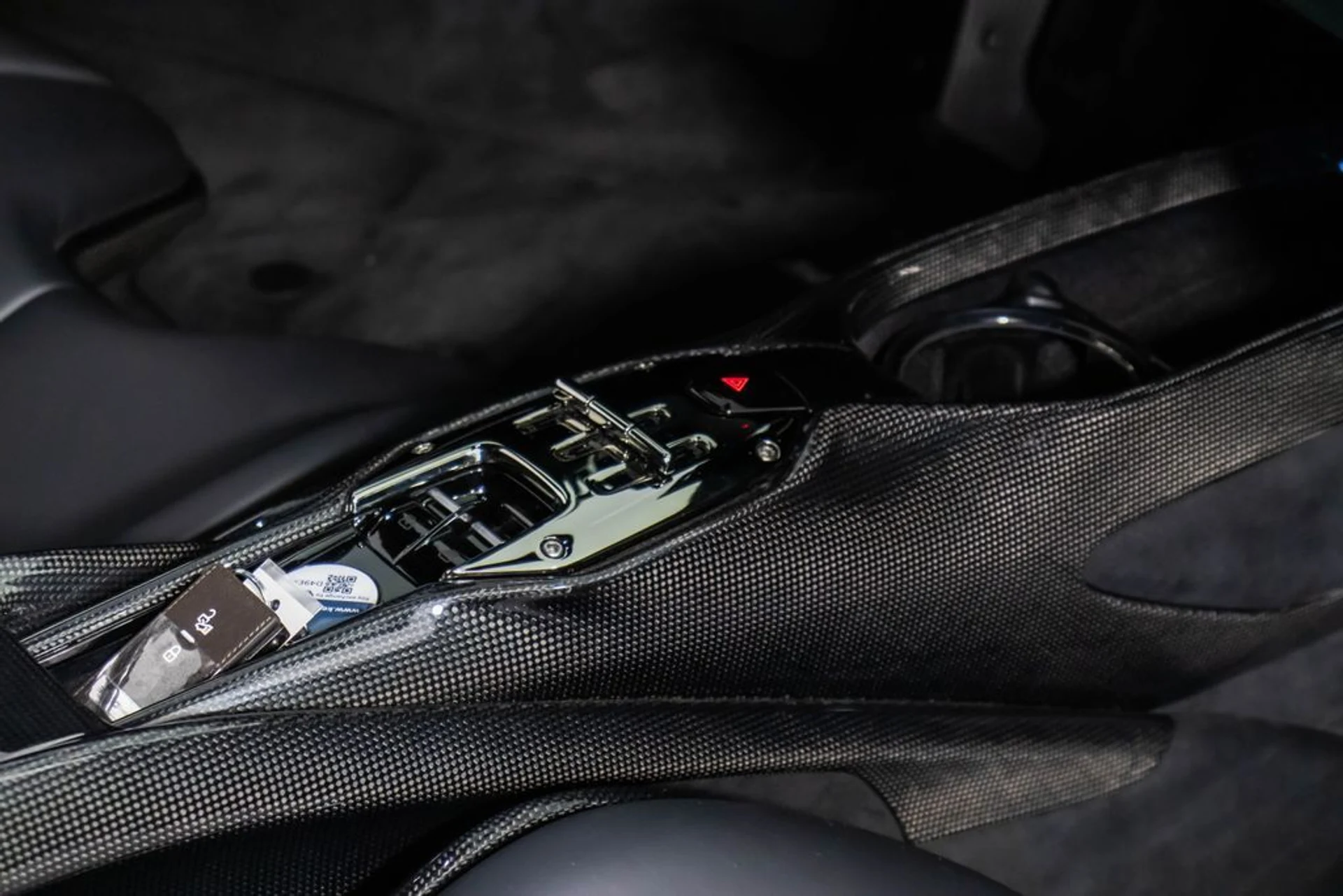 mph052_391159873_c35e04712a7bf6836074da0cac7c09d3x_6237a068ba