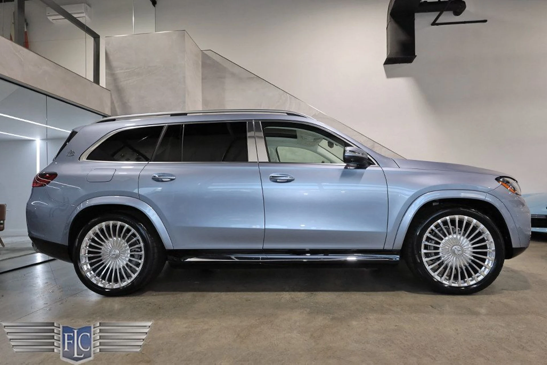 mph052_3934847365_used_2025_mercedes_benz_gls_maybachgls6004maticsuv_6305_23033193_53_1024_c2fae3732e