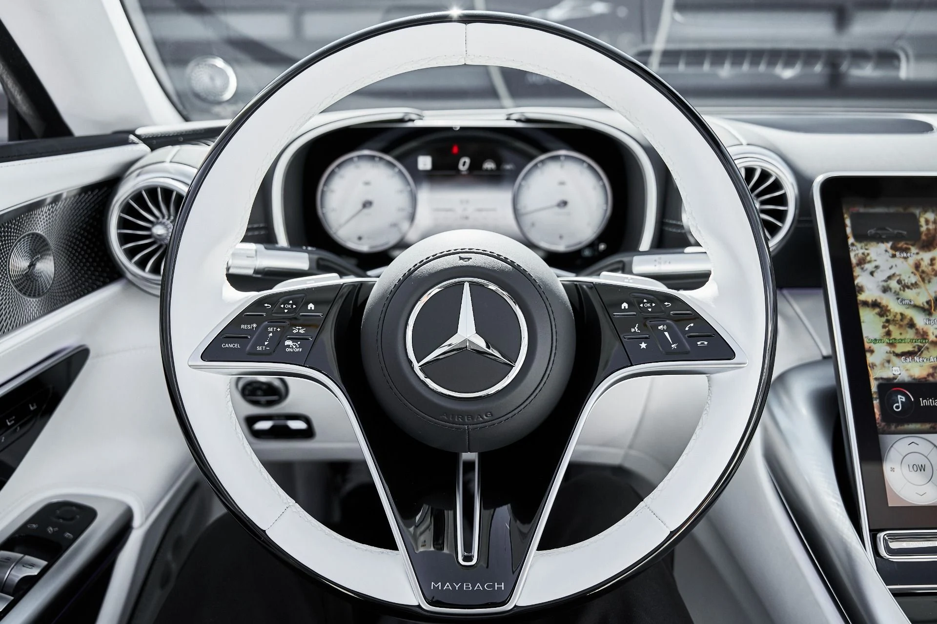 mph052_3936004274_Used_2026_Mercedes_Benz_SL_Class_Maybach_SL_680_1781659817_8dff8eb5c0