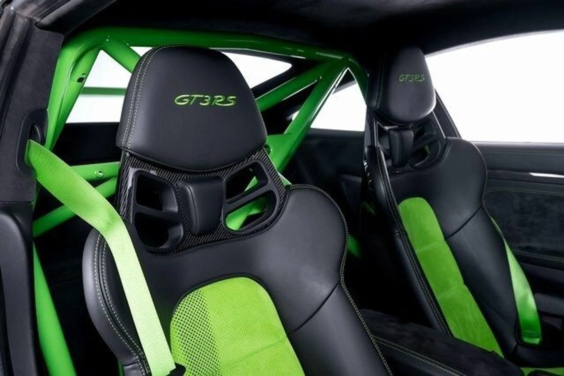 mph052_3946500002_fe78d0fe081da29523fa7dbae03b28e6x_c590f41241