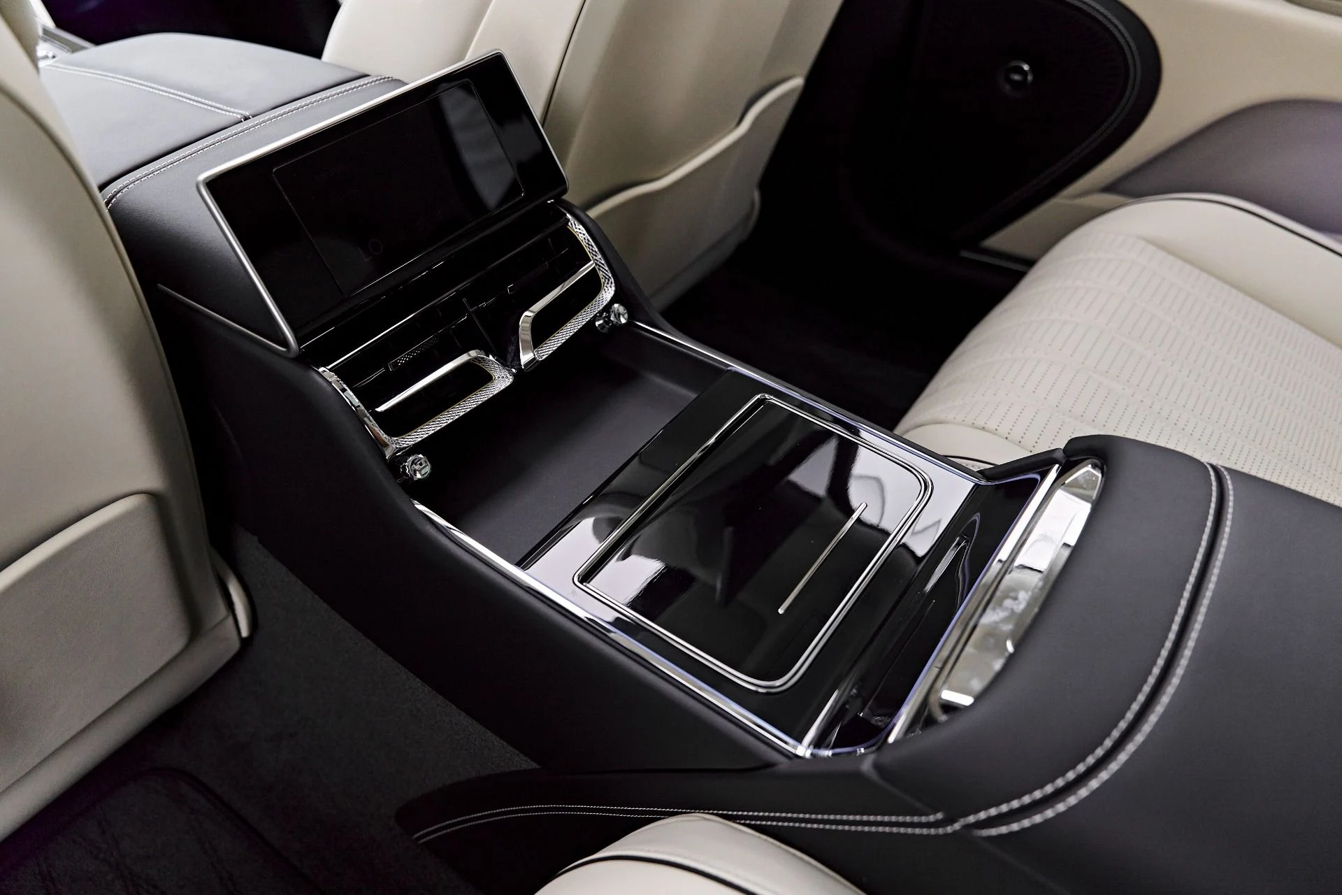 mph052_3952716372_Used_2022_Bentley_Flying_Spur_W12_1786226233_2d126566a5
