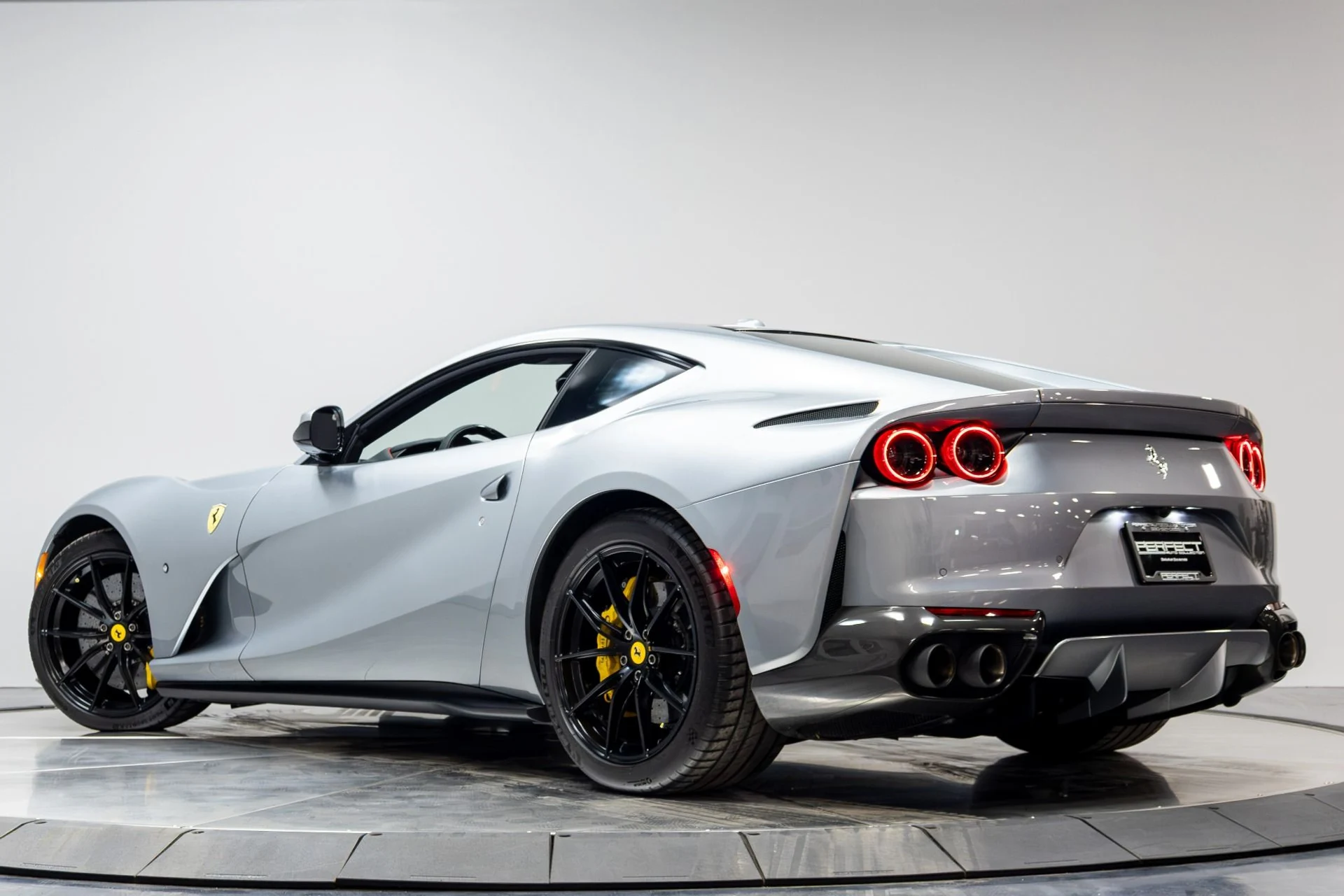 mph052_3971437341_Used_2018_Ferrari_812_Superfast_1777416678_6e87c7d584