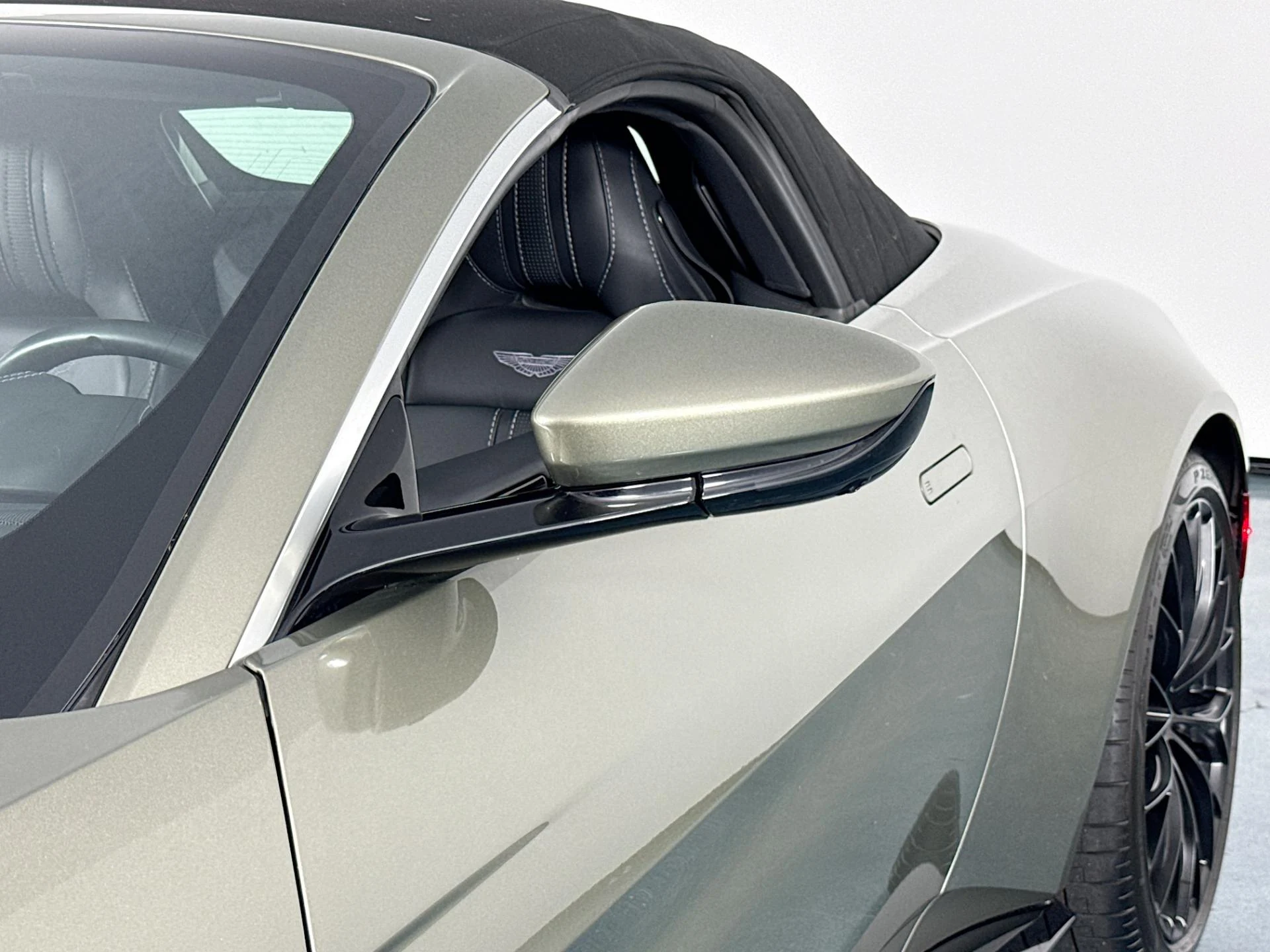 mph052_3978579401_Used_2023_Aston_Martin_Vantage_V8_1783445574_b521e1af66