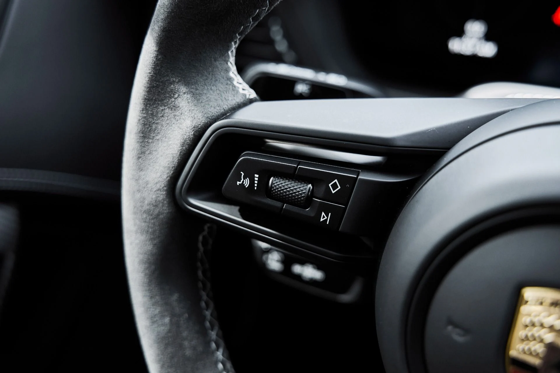 mph052_3987532164_Used_2025_Porsche_911_GT_3_1775332932_7747e4e0e8