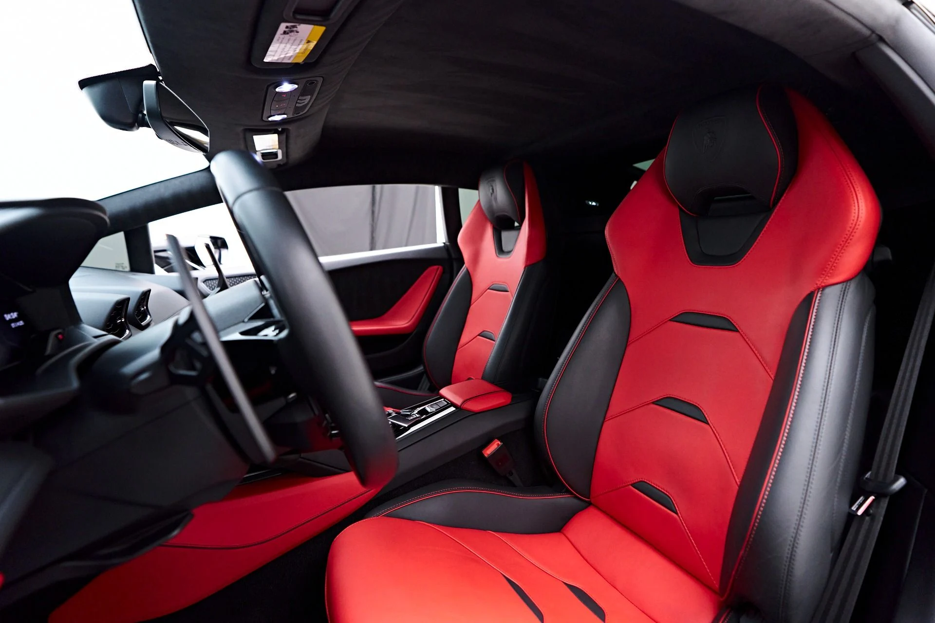 mph052_4008765845_Used_2022_Lamborghini_Huracan_EVO_Base_1752781637_ca9f376be3