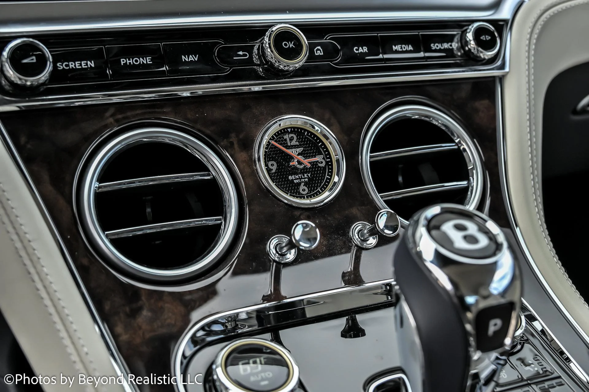 mph052_4037908465_Used_2024_Bentley_Continental_GT_Azure_Convertible_1761811021_2686be29fa