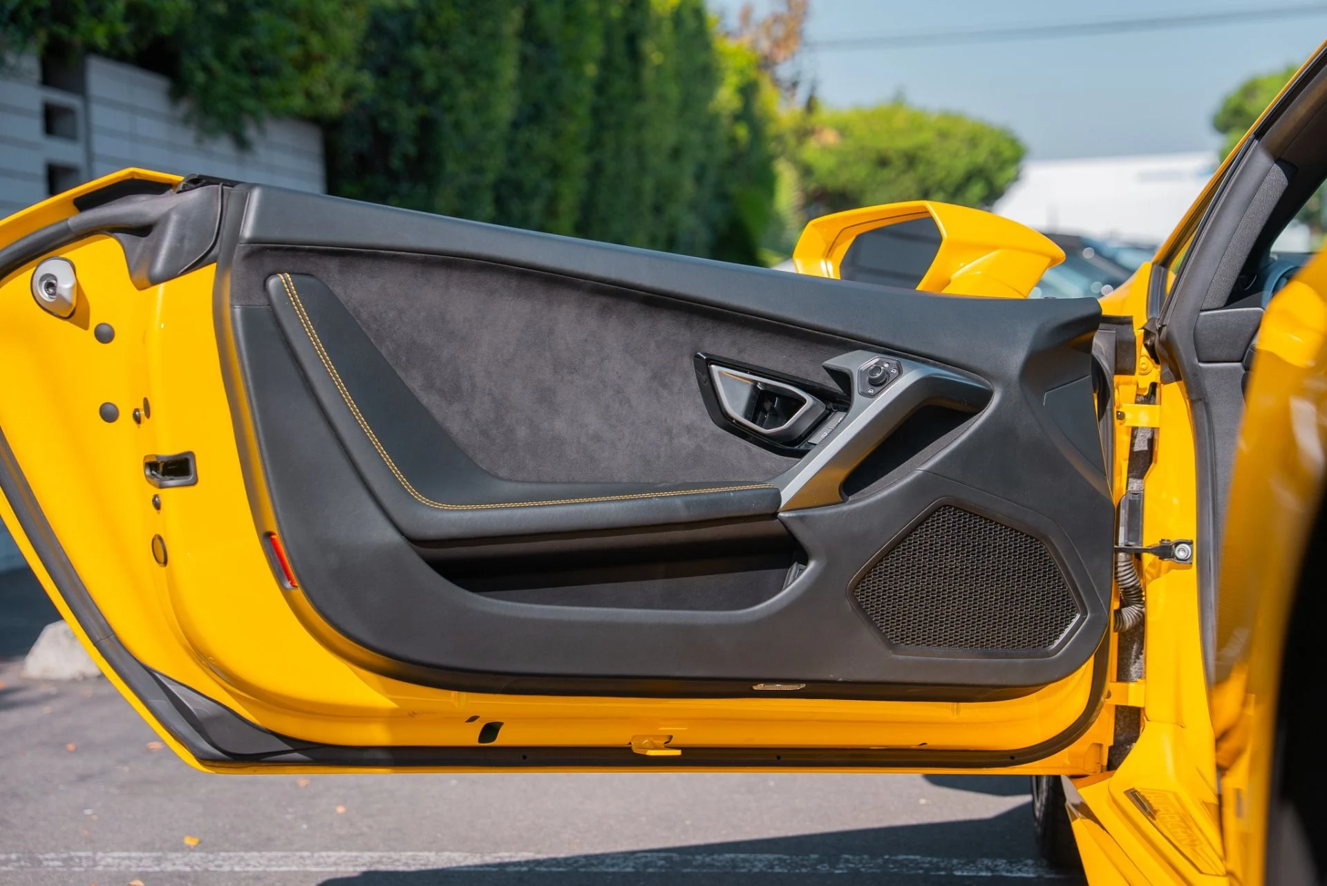 mph052_4038098095_Used_2018_Lamborghini_Huracan_LP_580_2_1762289035_a8cf736a1a