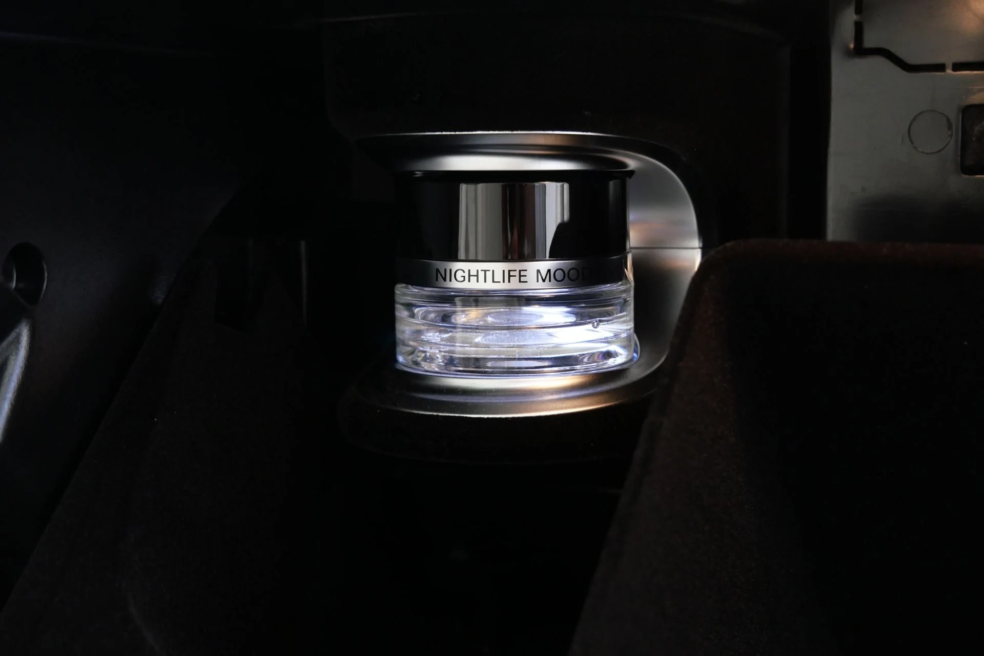 mph052_4047354846_Used_2024_Mercedes_Benz_Maybach_GLS_600_4_MATIC_Factory_Two_Tone_paint_Polished_Wheels_Loaded_1774374618_2c1d801987