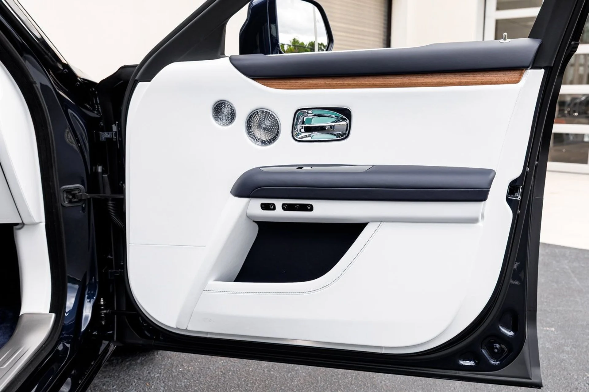 mph052_405325032_db10475ff1be2f8d038fdc3ba2f9c327x_30cb8d5bfc