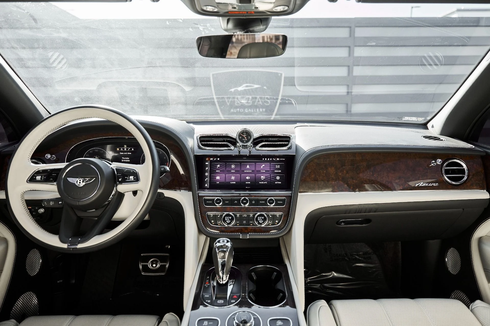 mph052_4104123736_Used_2023_Bentley_Bentayga_EWB_Azure_1773968896_39d97aff3f